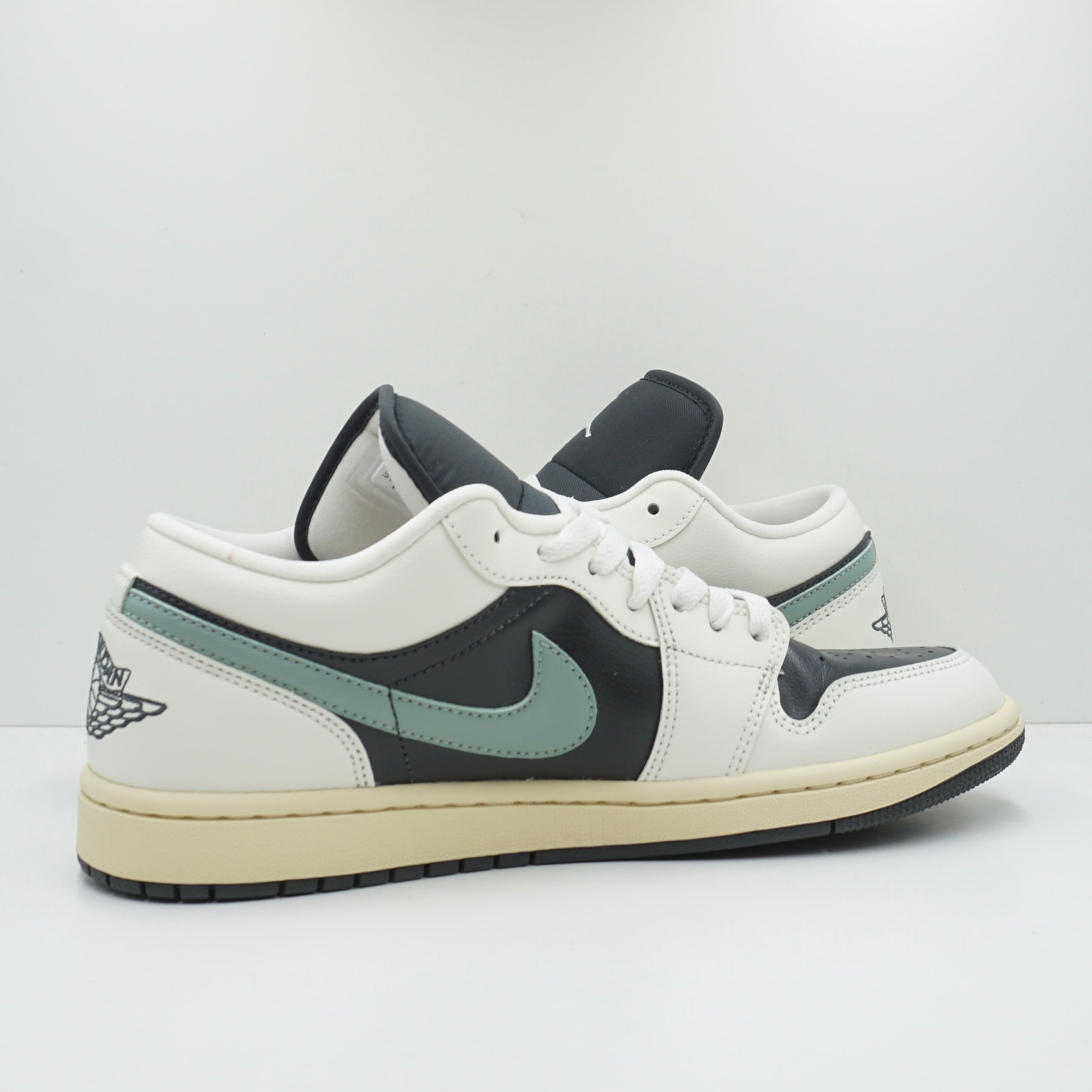 Jordan 1 Low Jade Smoke (W)