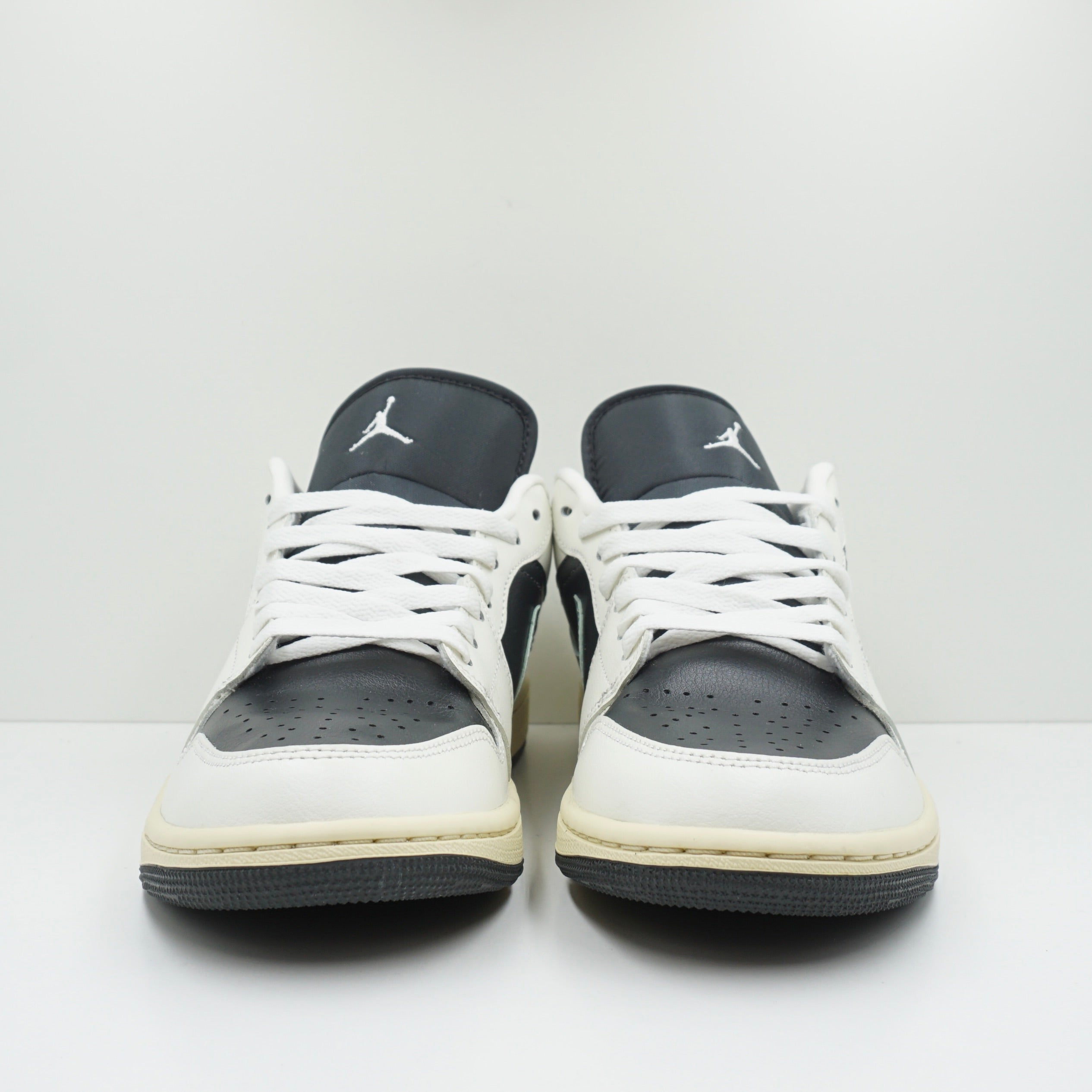 Jordan 1 Low Jade Smoke (W)