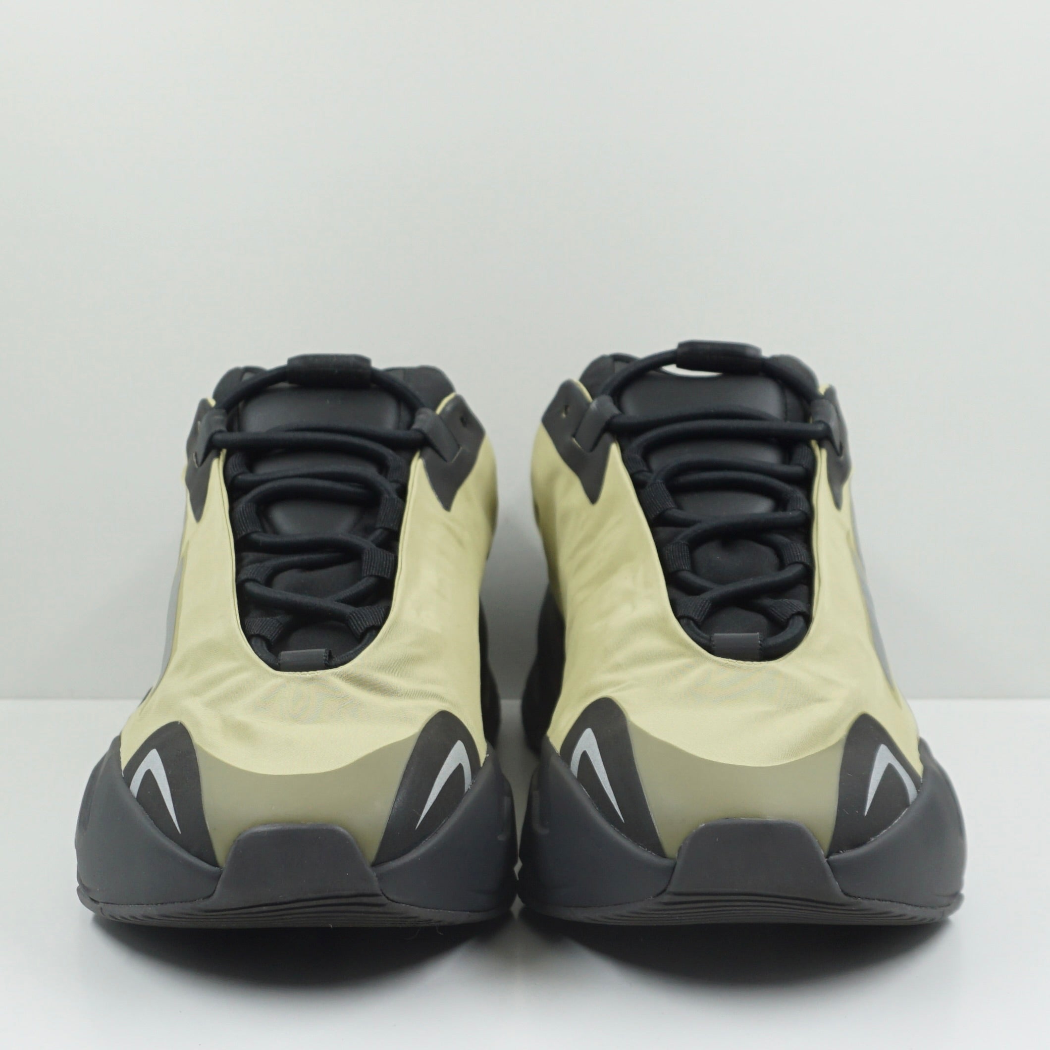 Adidas Yeezy Boost 700 MNVN Resin