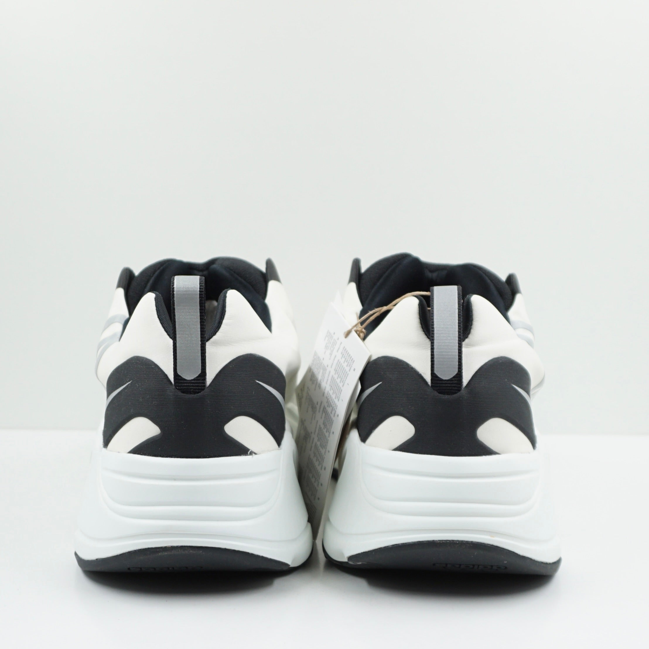 Adidas Yeezy Boost 700 MNVN Laceless Analog