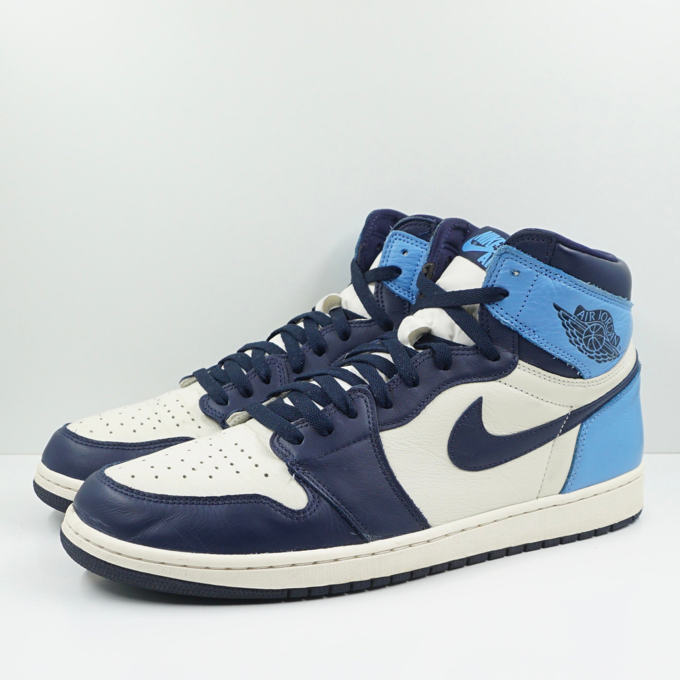 Jordan 1 Retro High Obsidian UNC