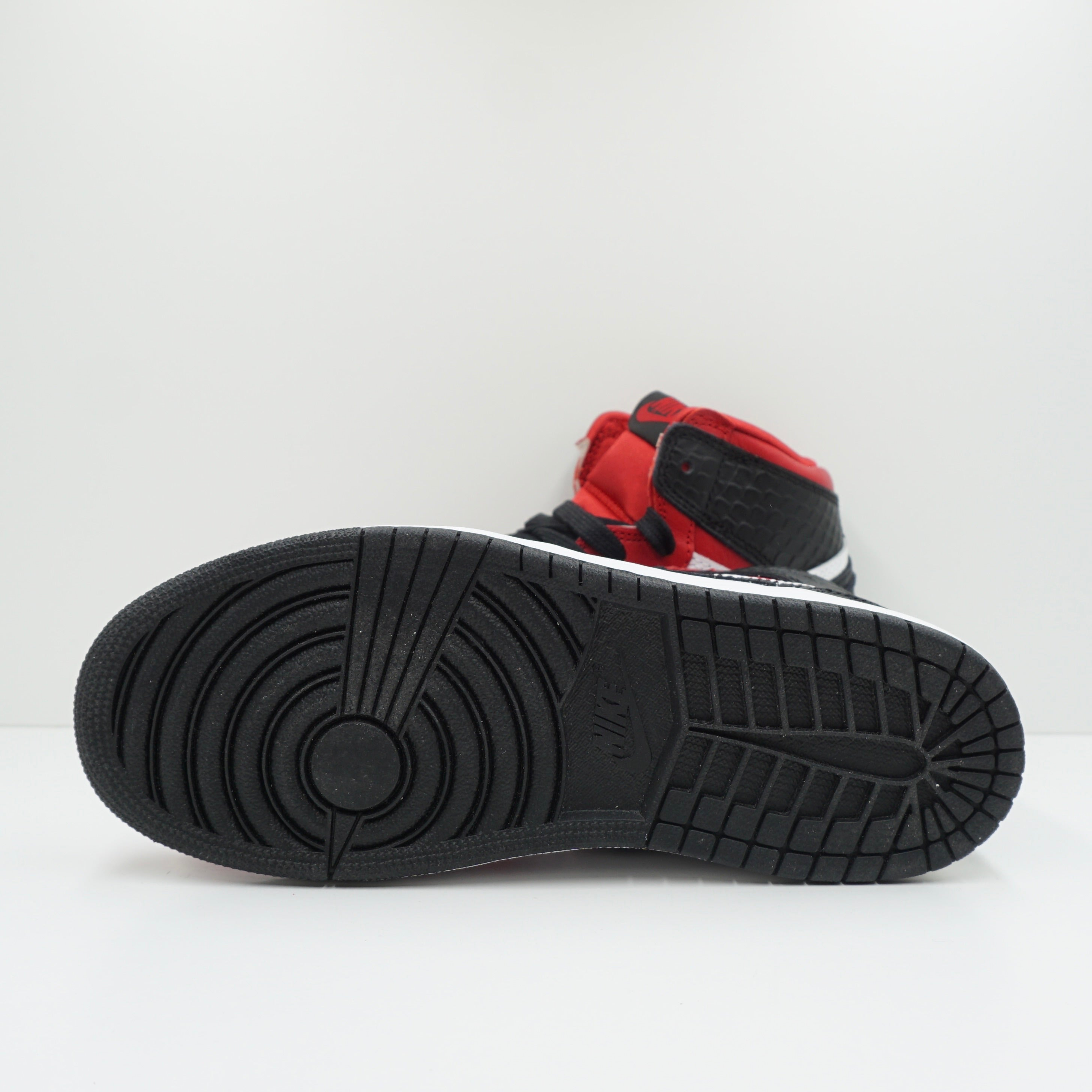 Jordan 1 Retro High Satin Snake Chicago (PS)