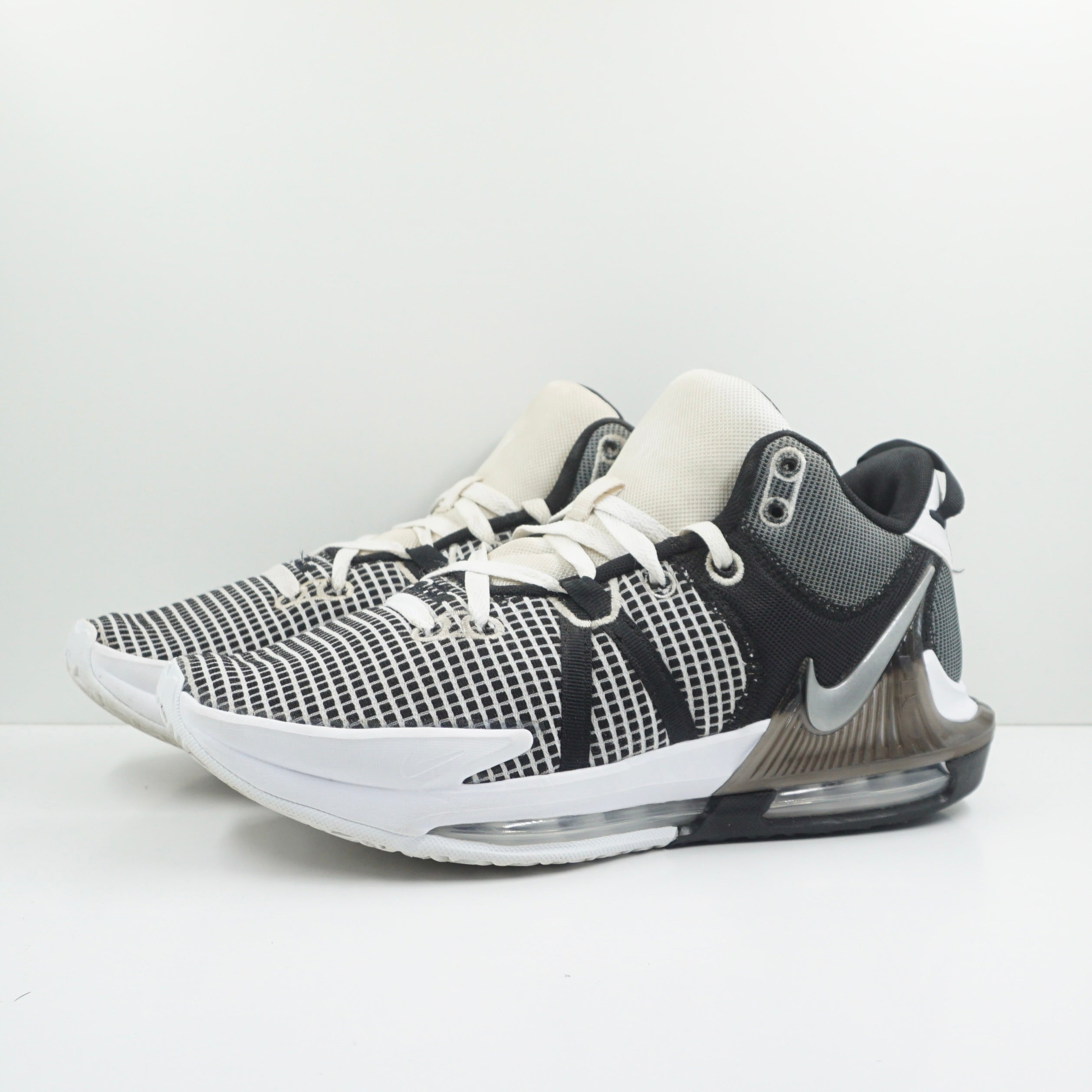 Nike LeBron Witness 7 White Black Metallic Silver