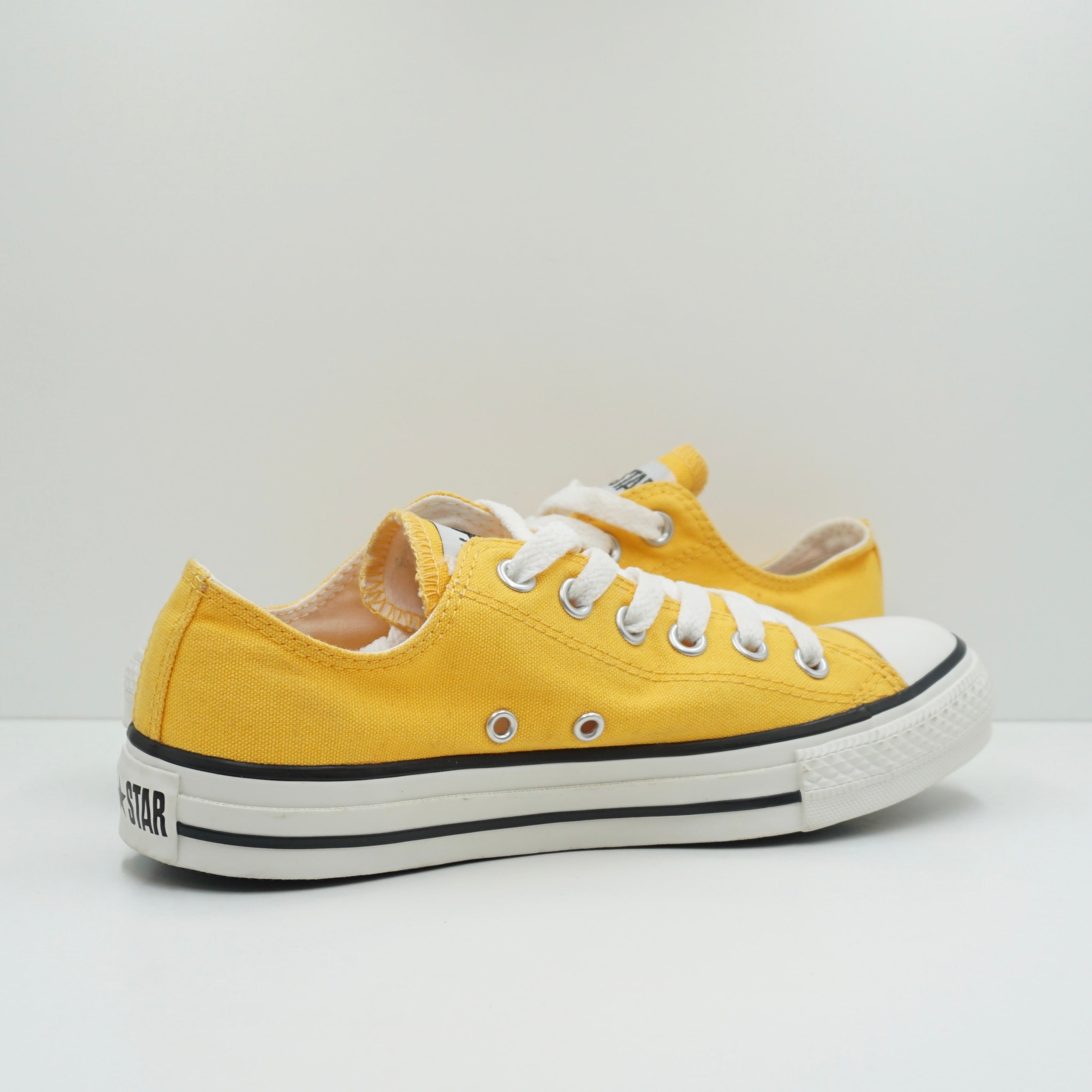 Converse Chuck Taylor All Star Low Yellow Sample