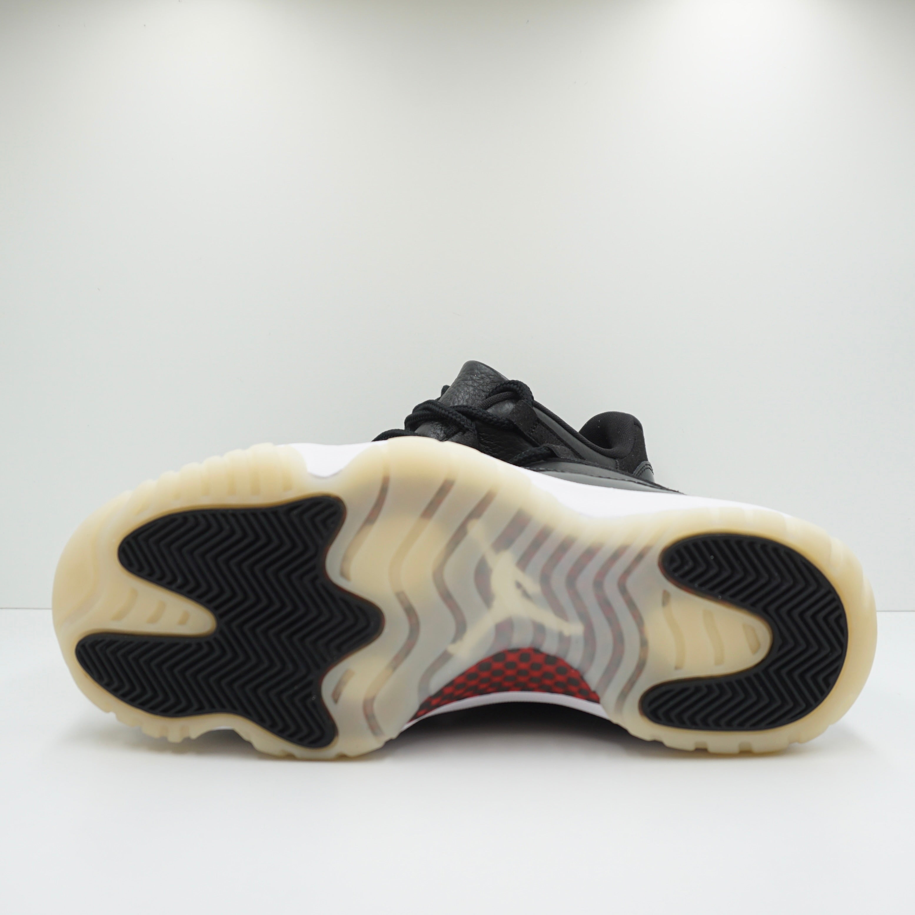 Jordan 11 Retro Low 72-10