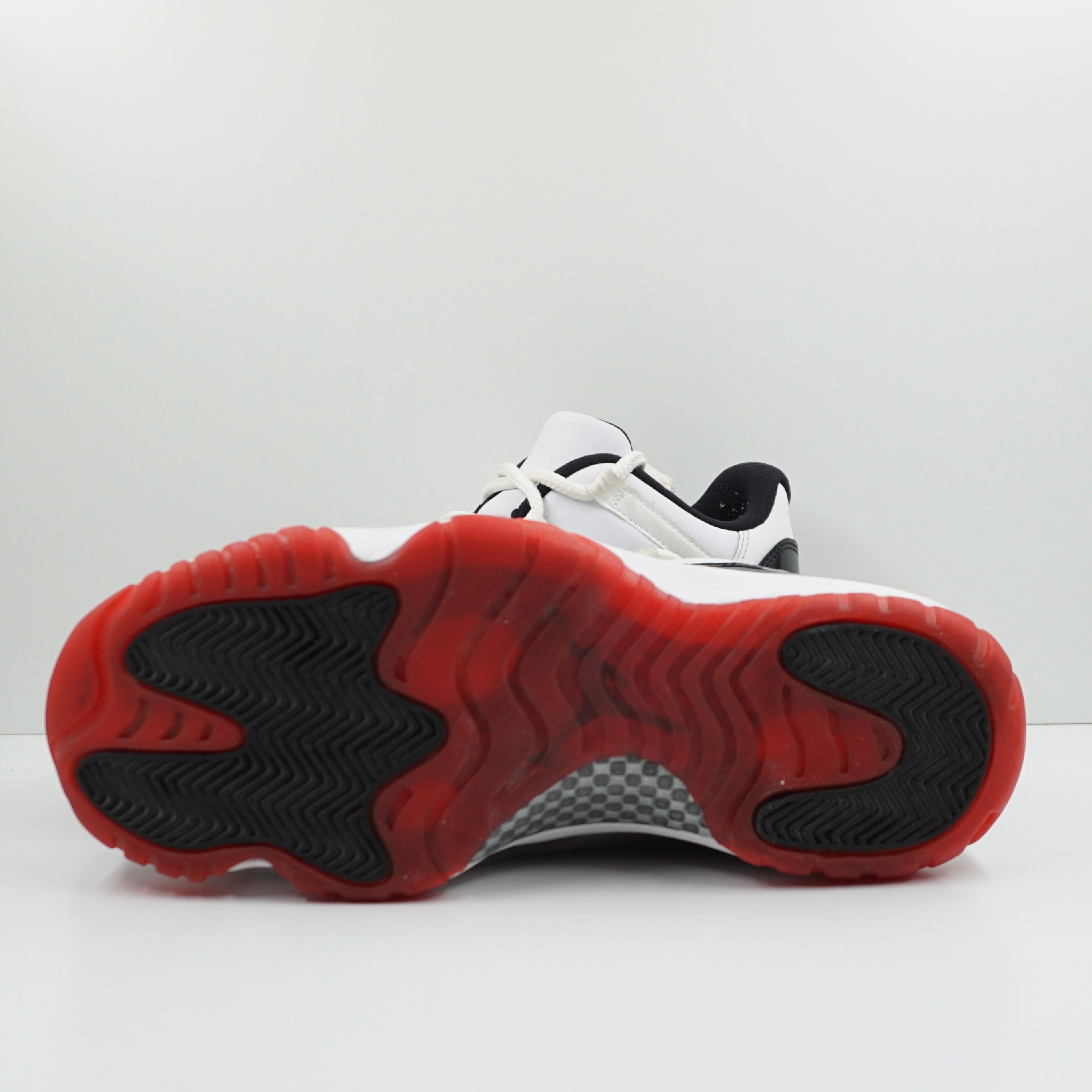 Jordan 11 Retro Low Concord Bred