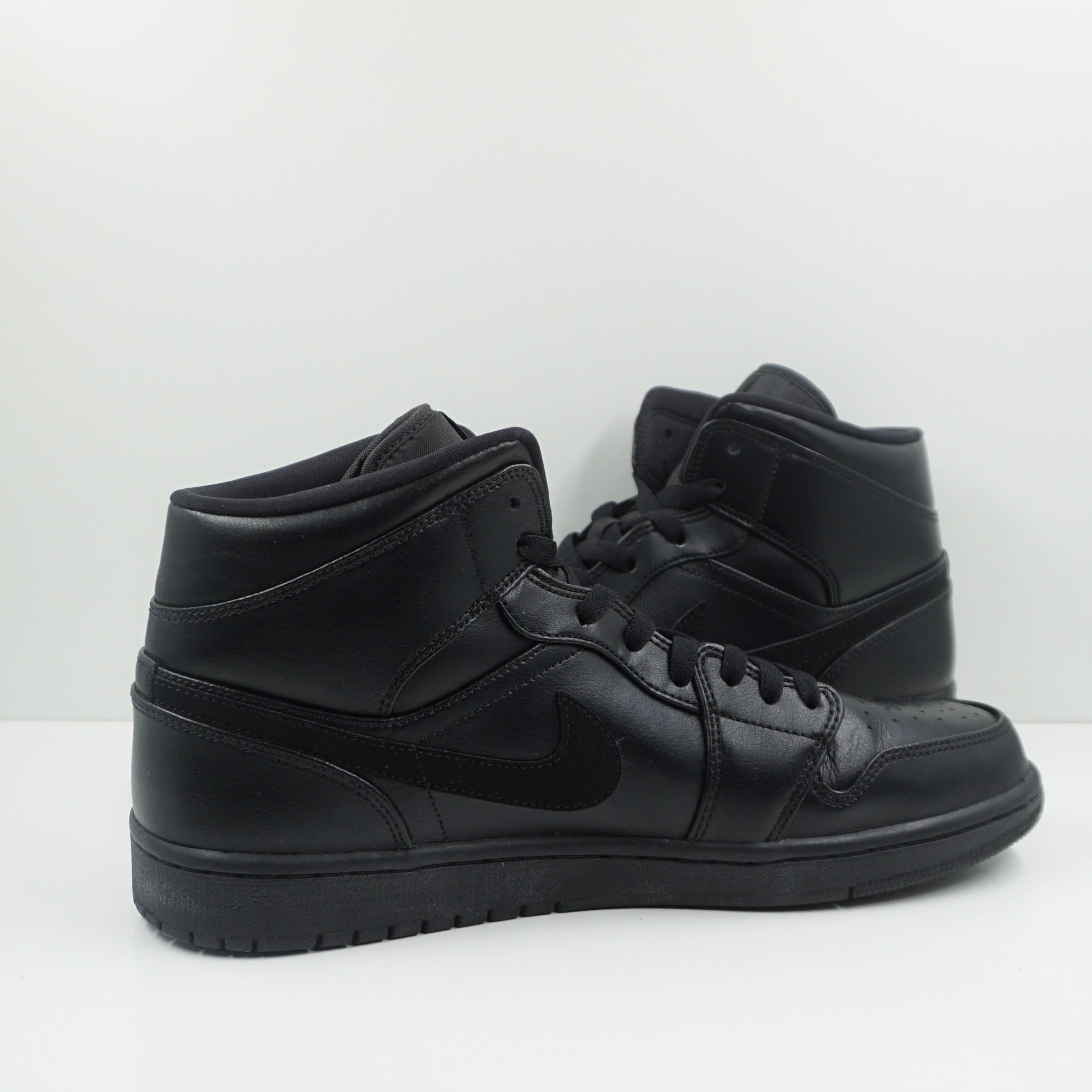 Jordan 1 Mid Black