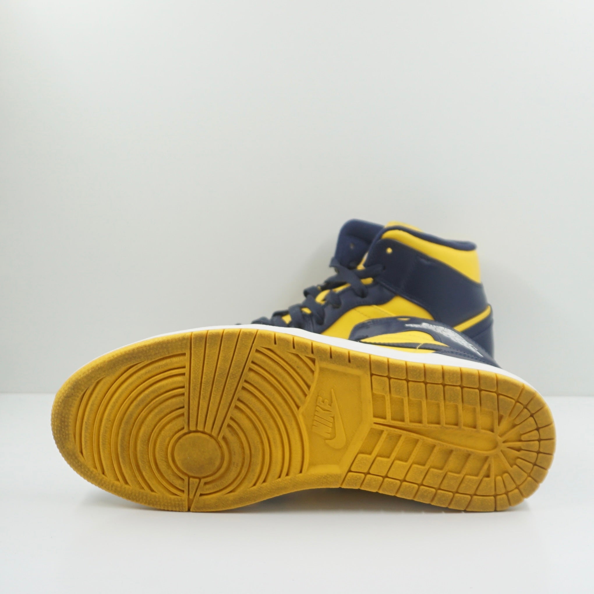 Jordan 1 Mid Michigan