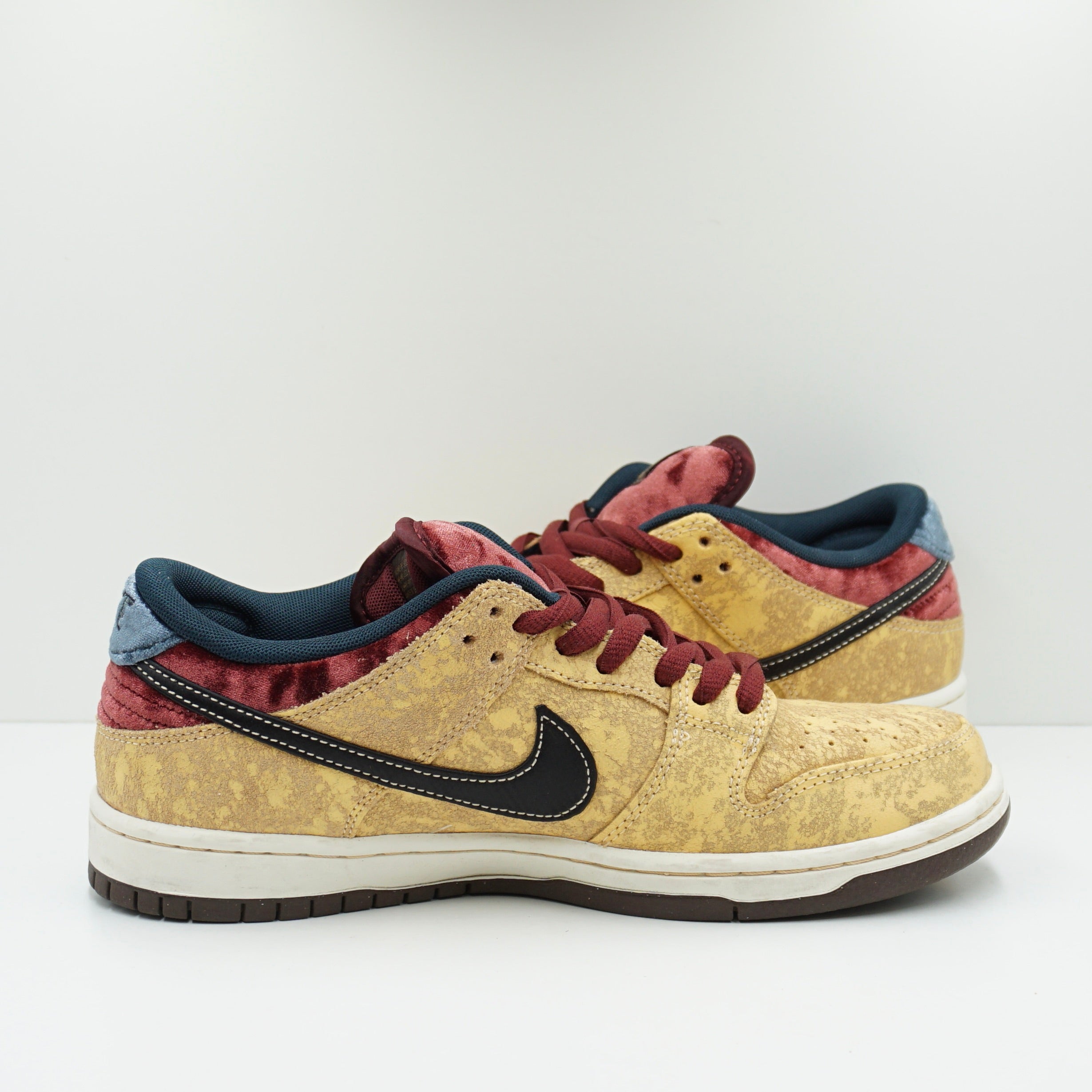 Nike SB Dunk Low City of Cinema