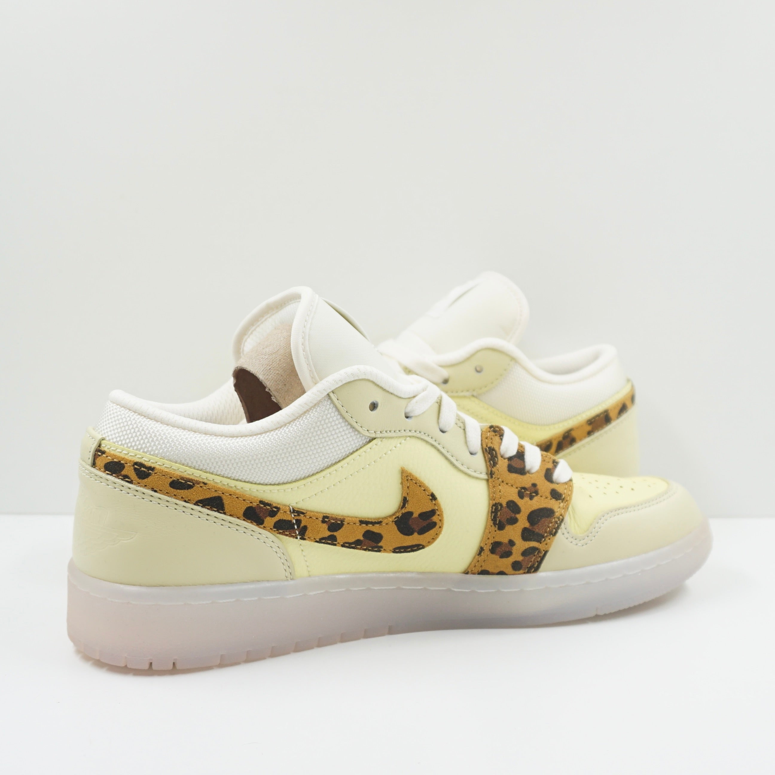 Jordan 1 Low SNKRS Day (W)