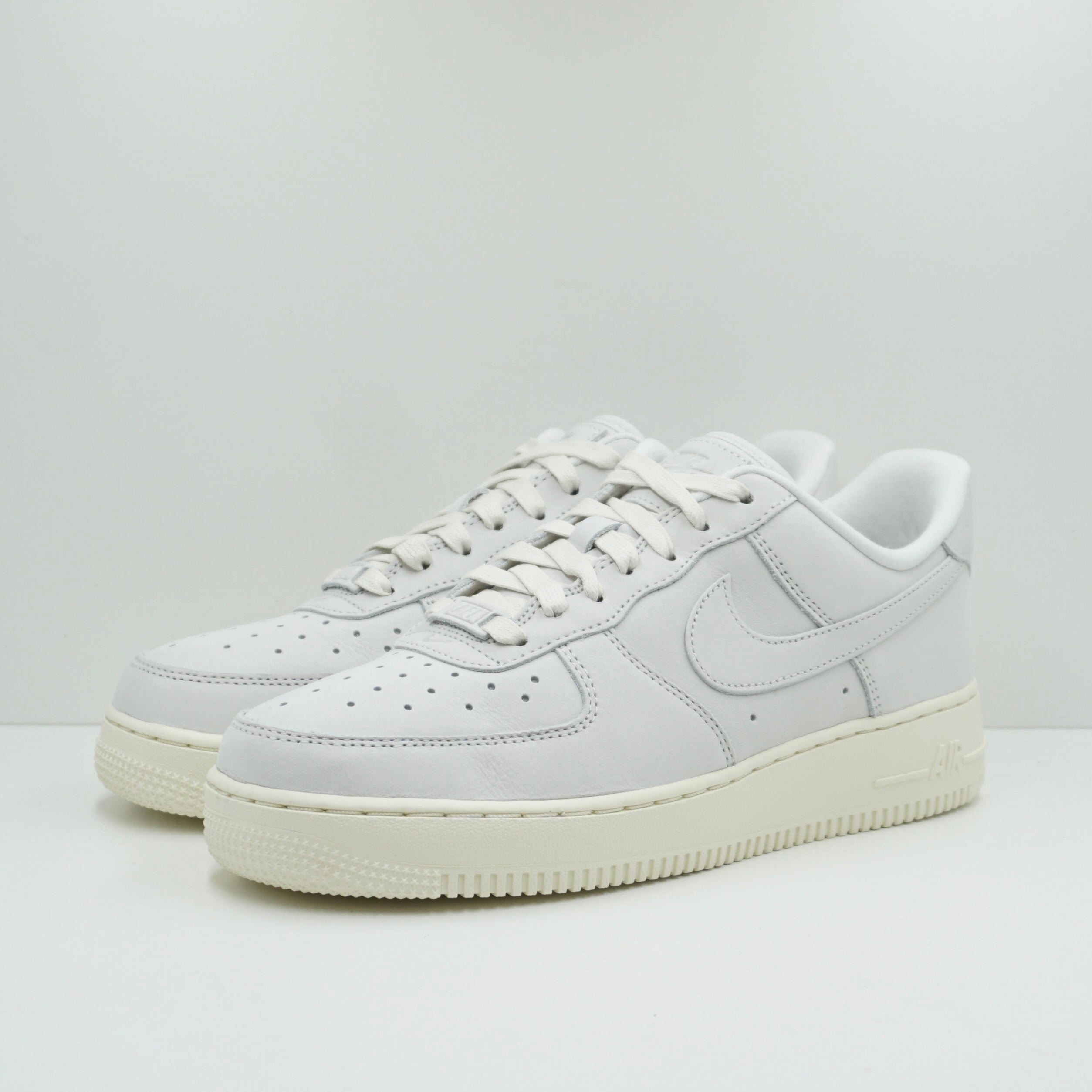 Nike Air Force 1 Low Summit White (W)