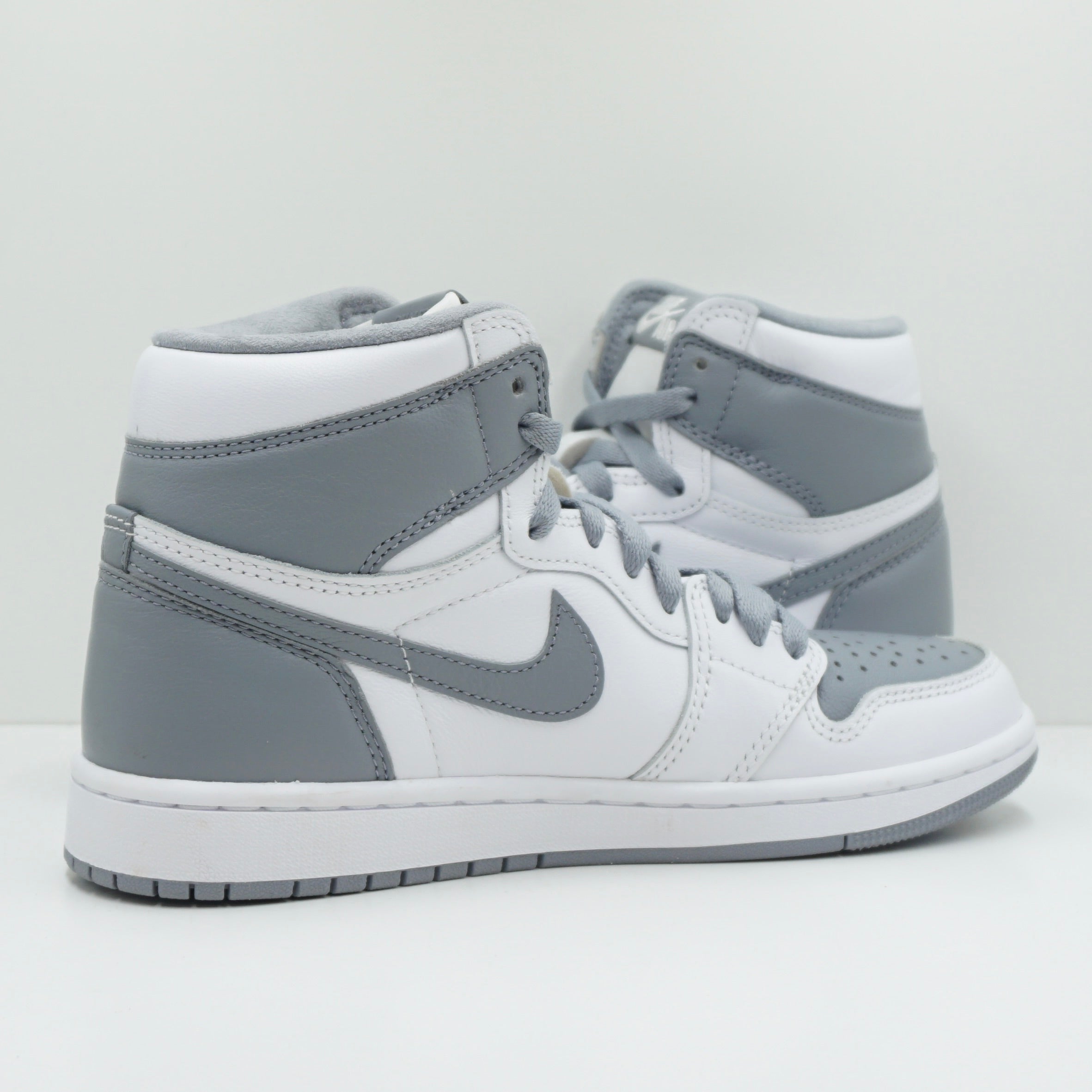 Jordan 1 Retro High OG Stealth