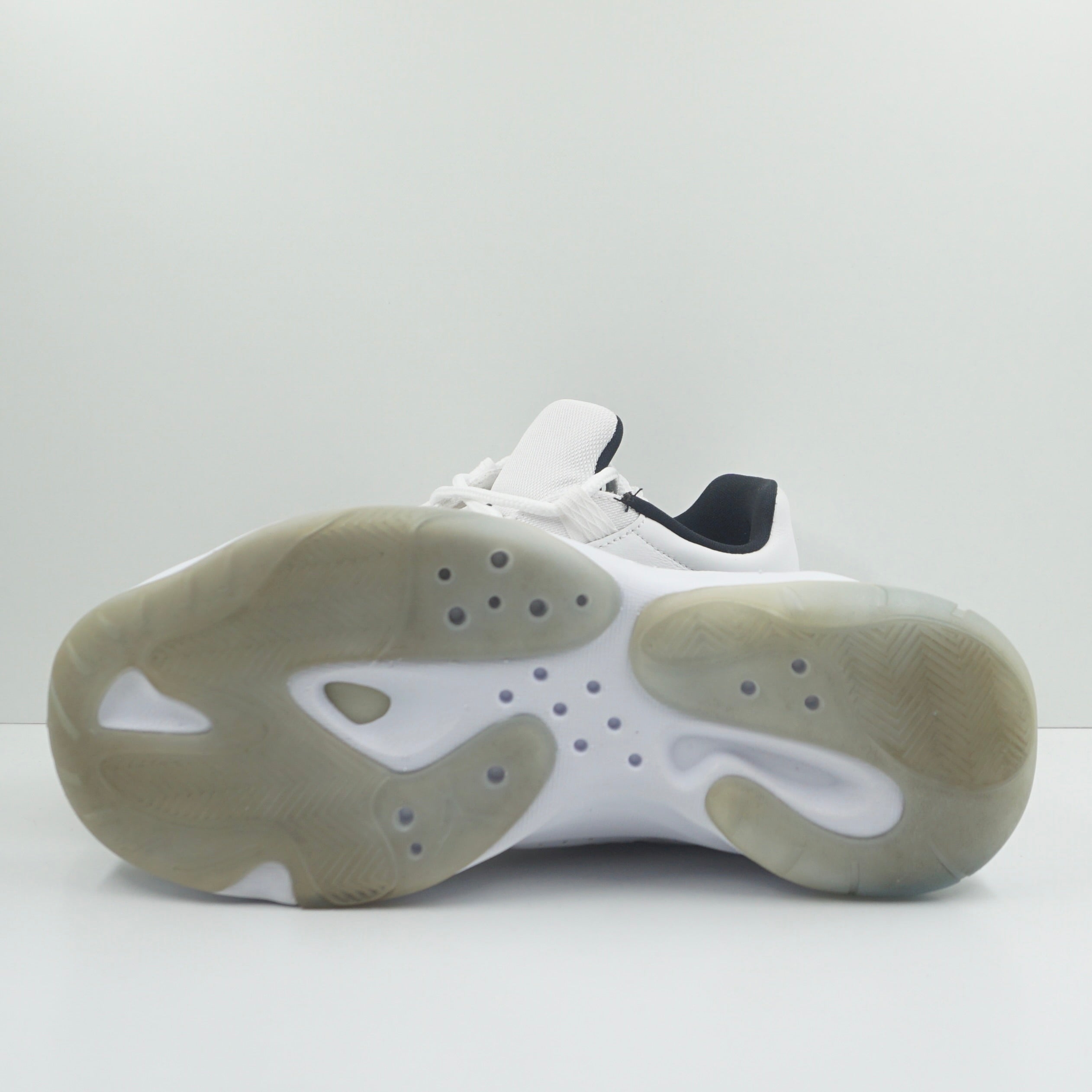 Jordan 11 CMFT Low Concord