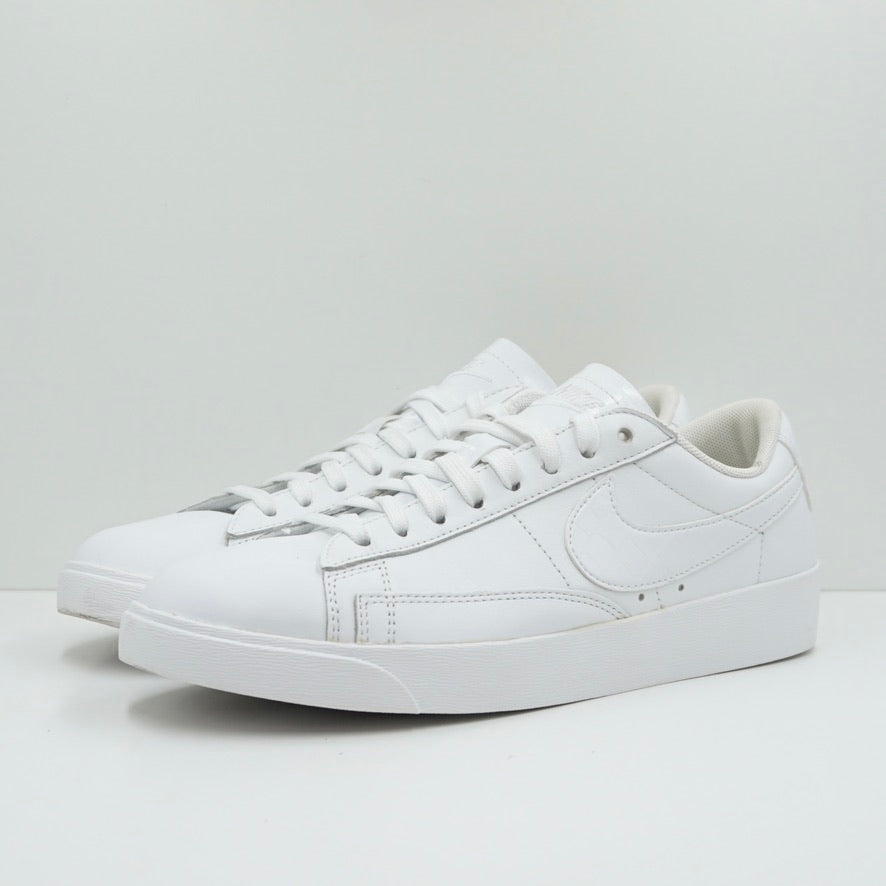 Nike Blazer Low Triple White (W)