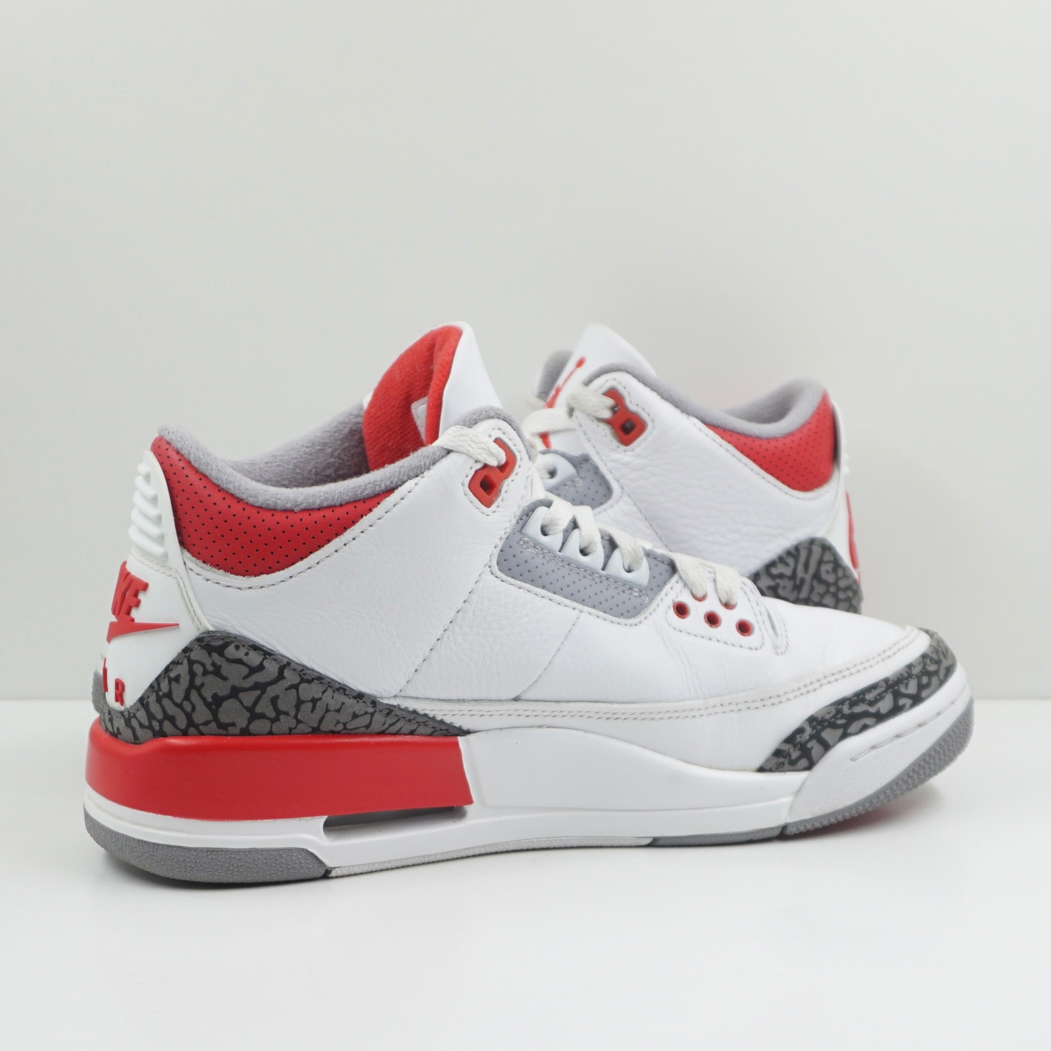 Jordan 3 Retro Fire Red (2022)