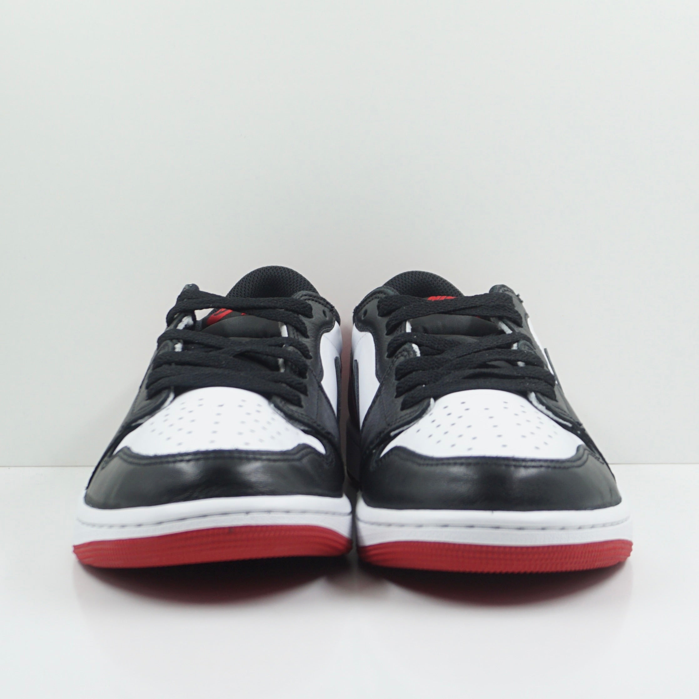 Jordan 1 Retro Low OG Black Toe (2023)