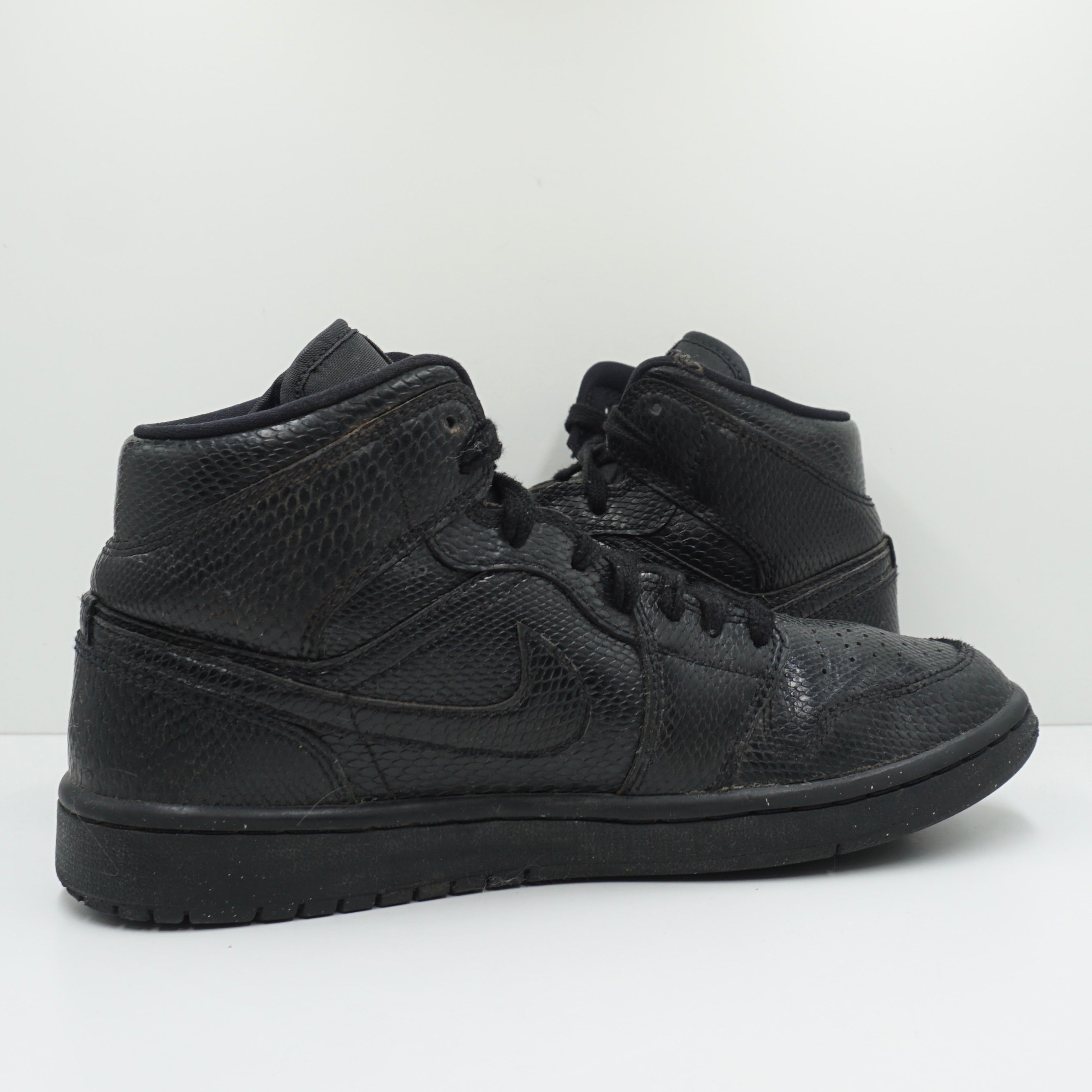 Jordan 1 Mid Black Snakeskin (W)