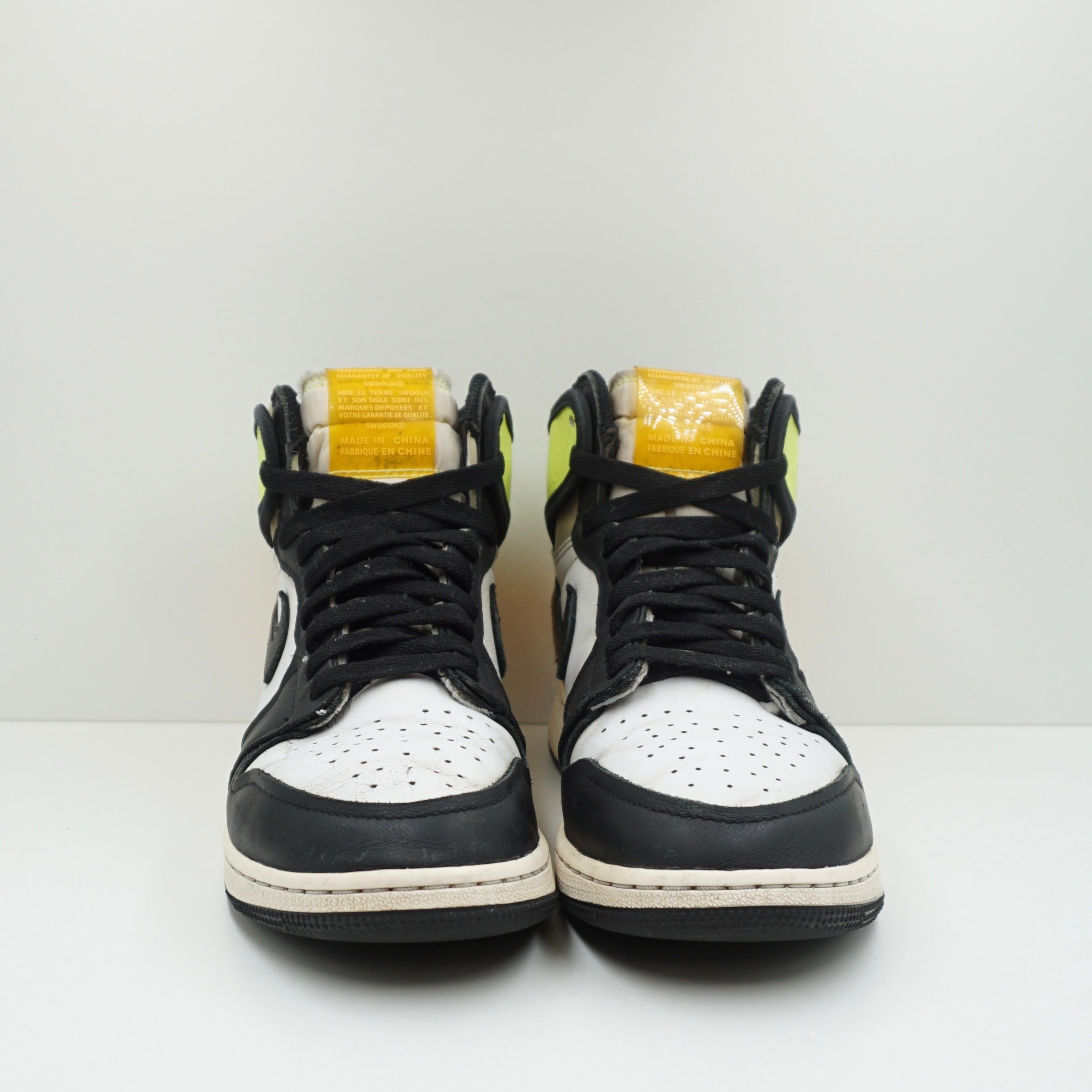 Jordan 1 Retro High White Black Volt University Gold (GS)