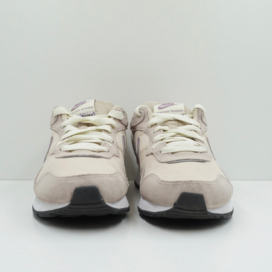 Nike Venture Runner Sanddrift Amethyst Wave (W)