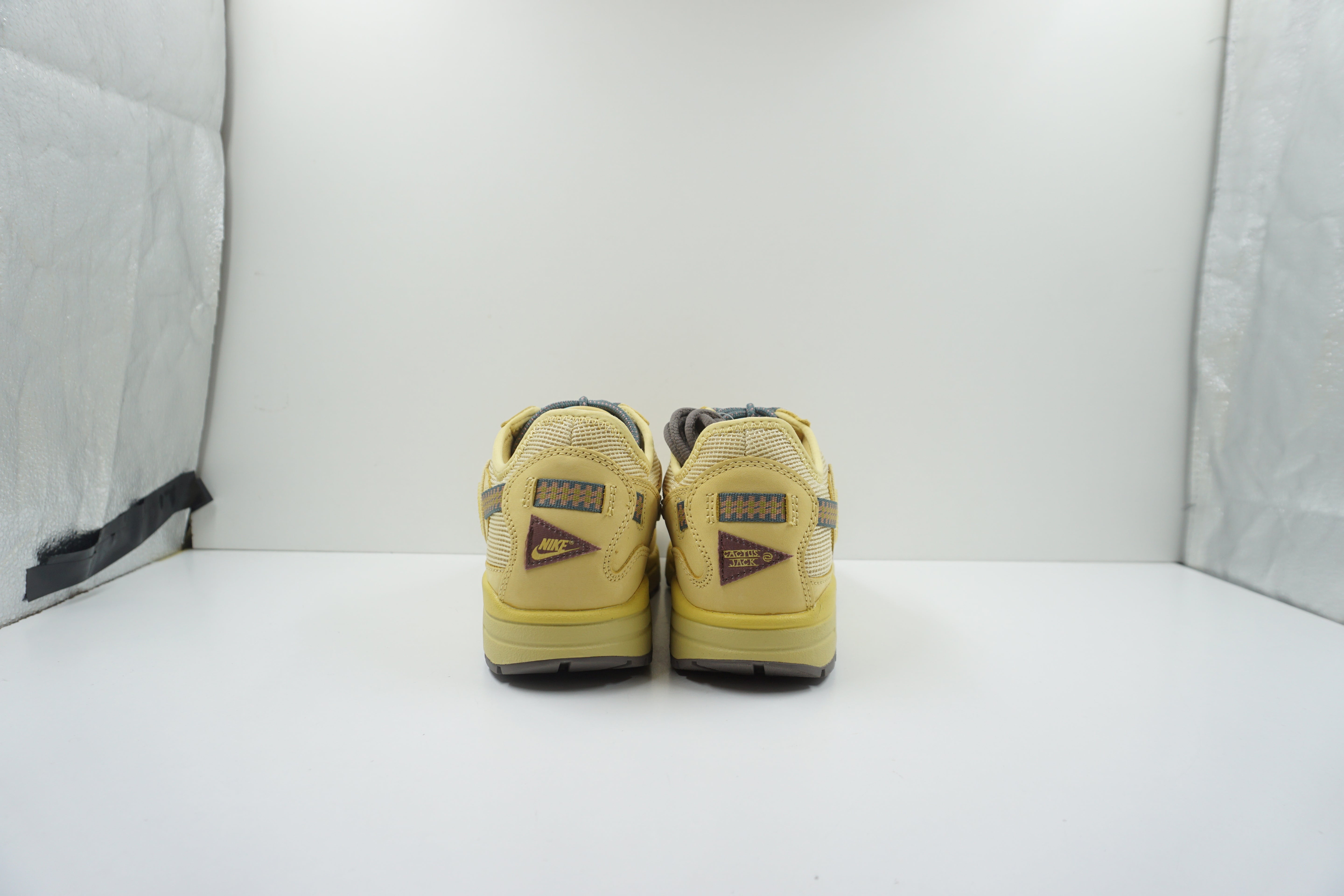 Nike Air Max 1 Travis Scott Cactus Jack Saturn Gold