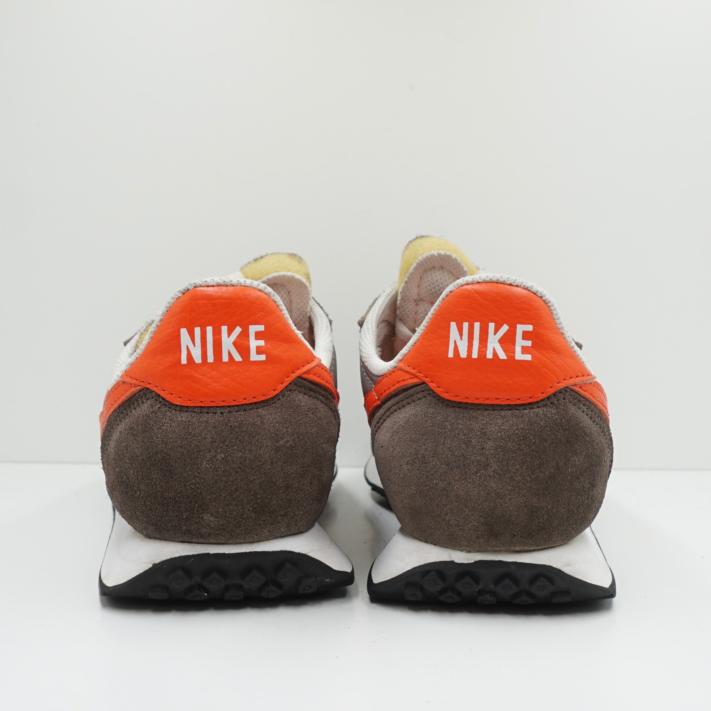 Nike Waffle Trainer 2 Moon Fossil Team Orange