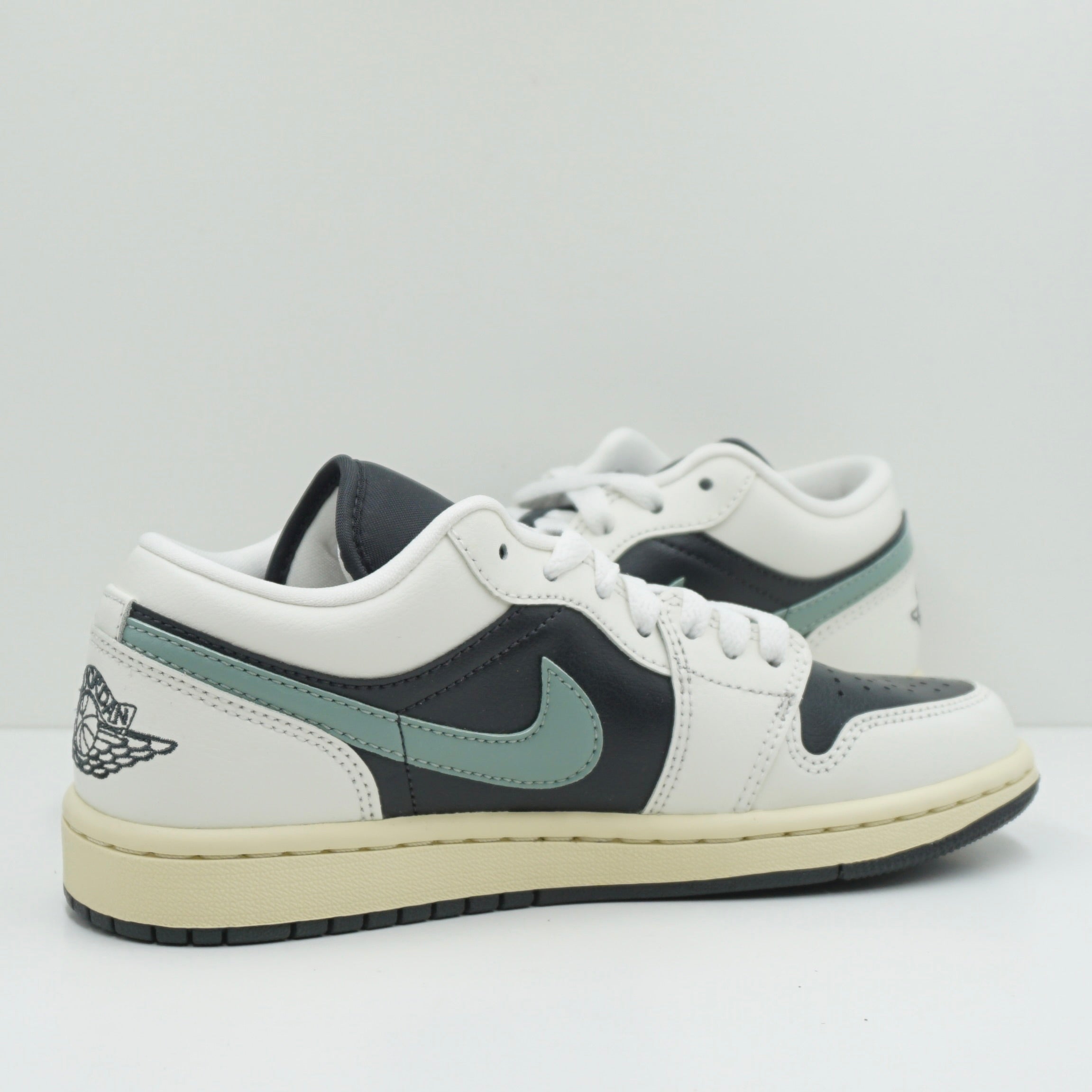 Jordan 1 Low Jade Smoke (W)