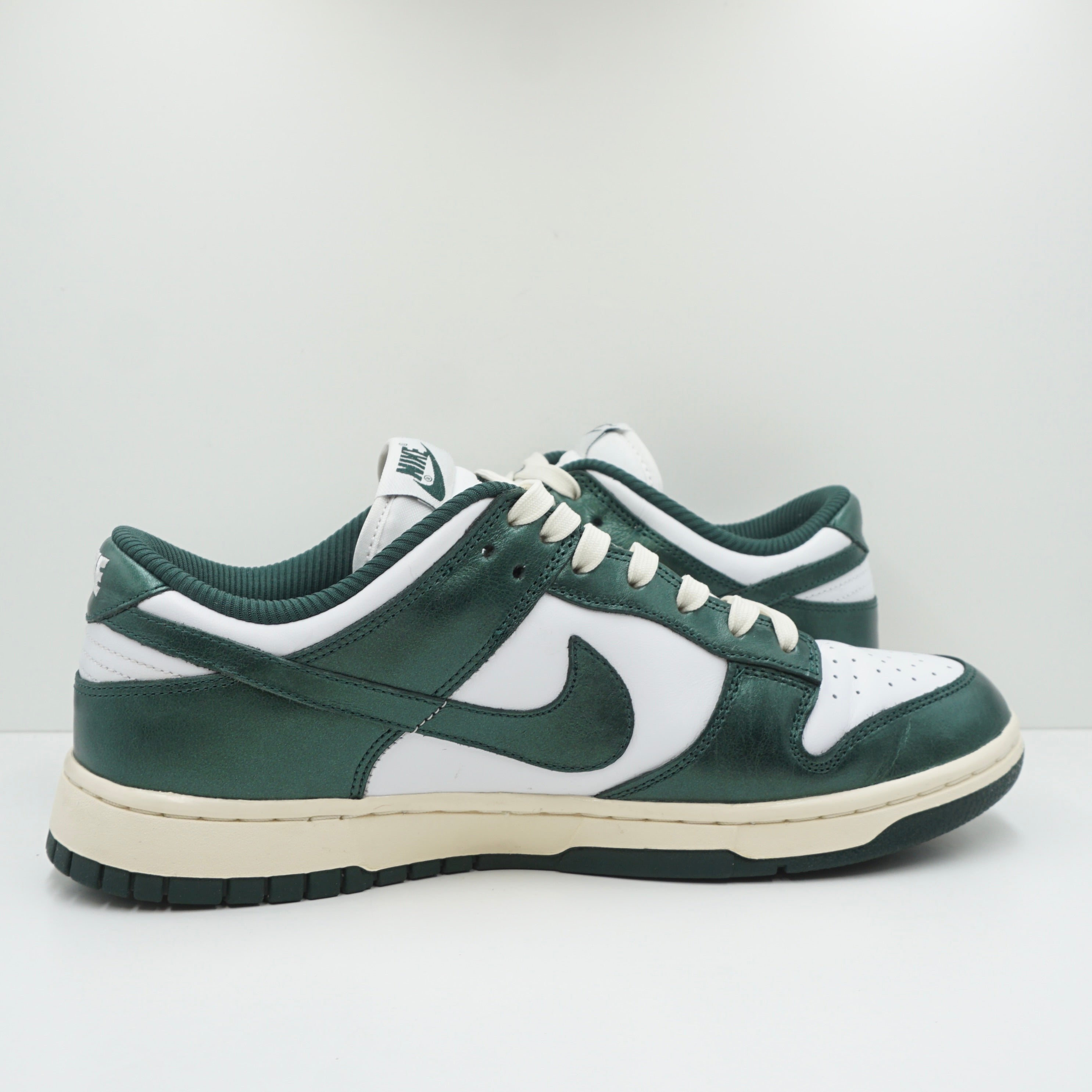Nike Dunk Low Vintage Green (W)