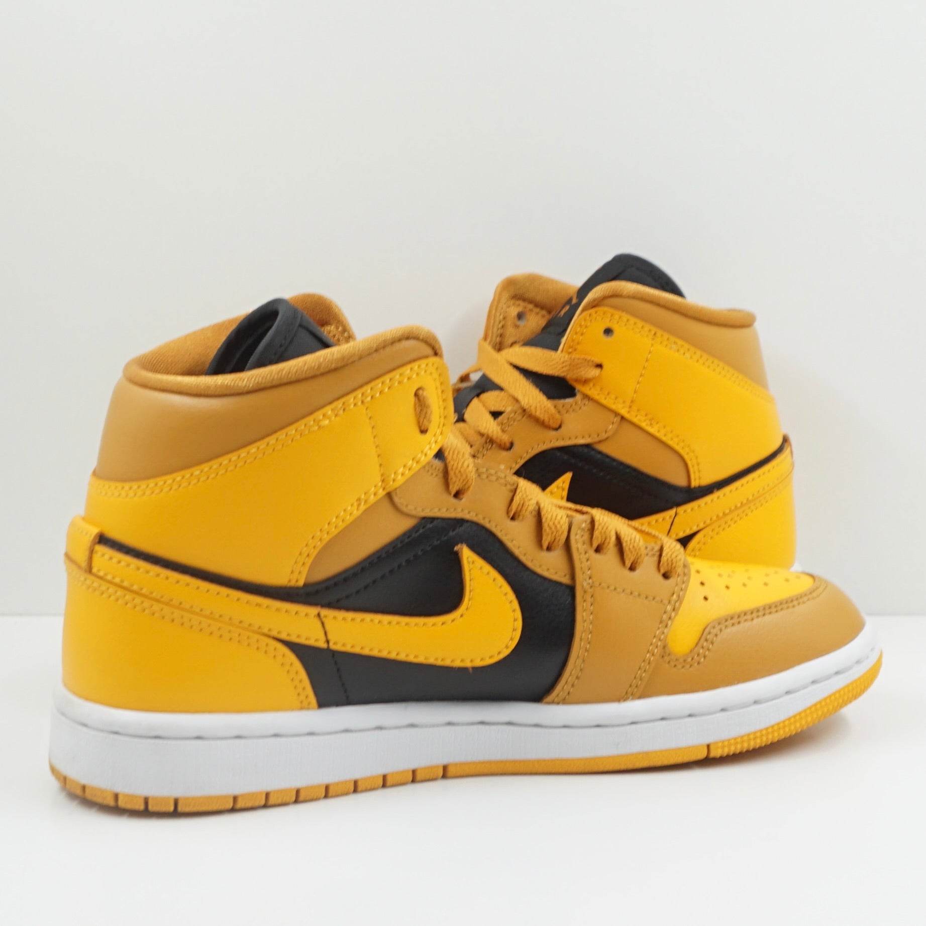 Jordan 1 Mid Chutney Taxi (W)