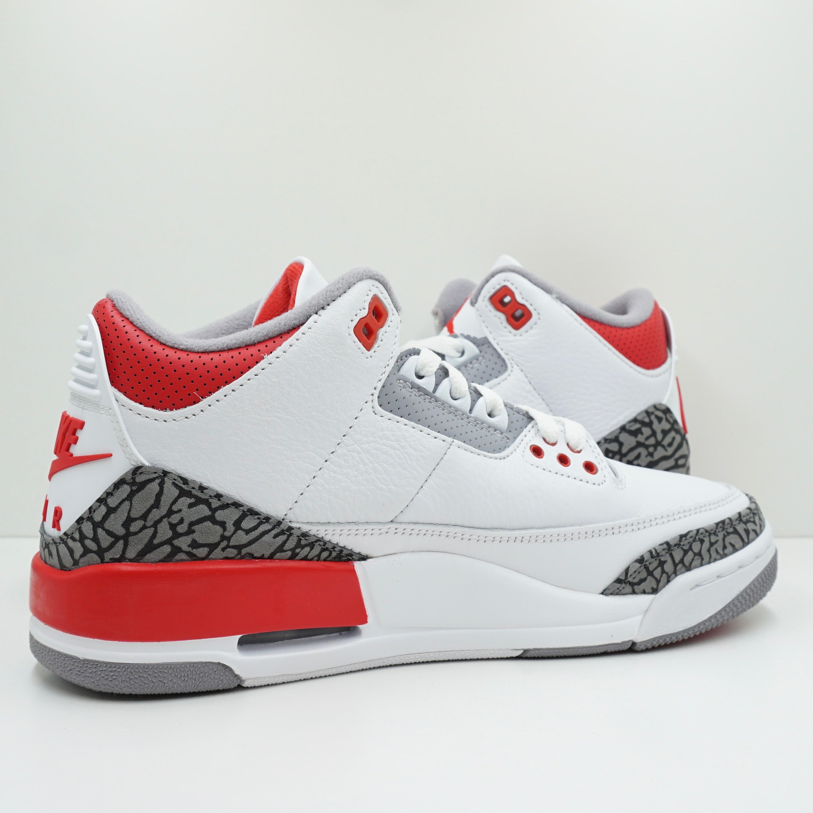 Jordan 3 Retro Fire Red (2022)