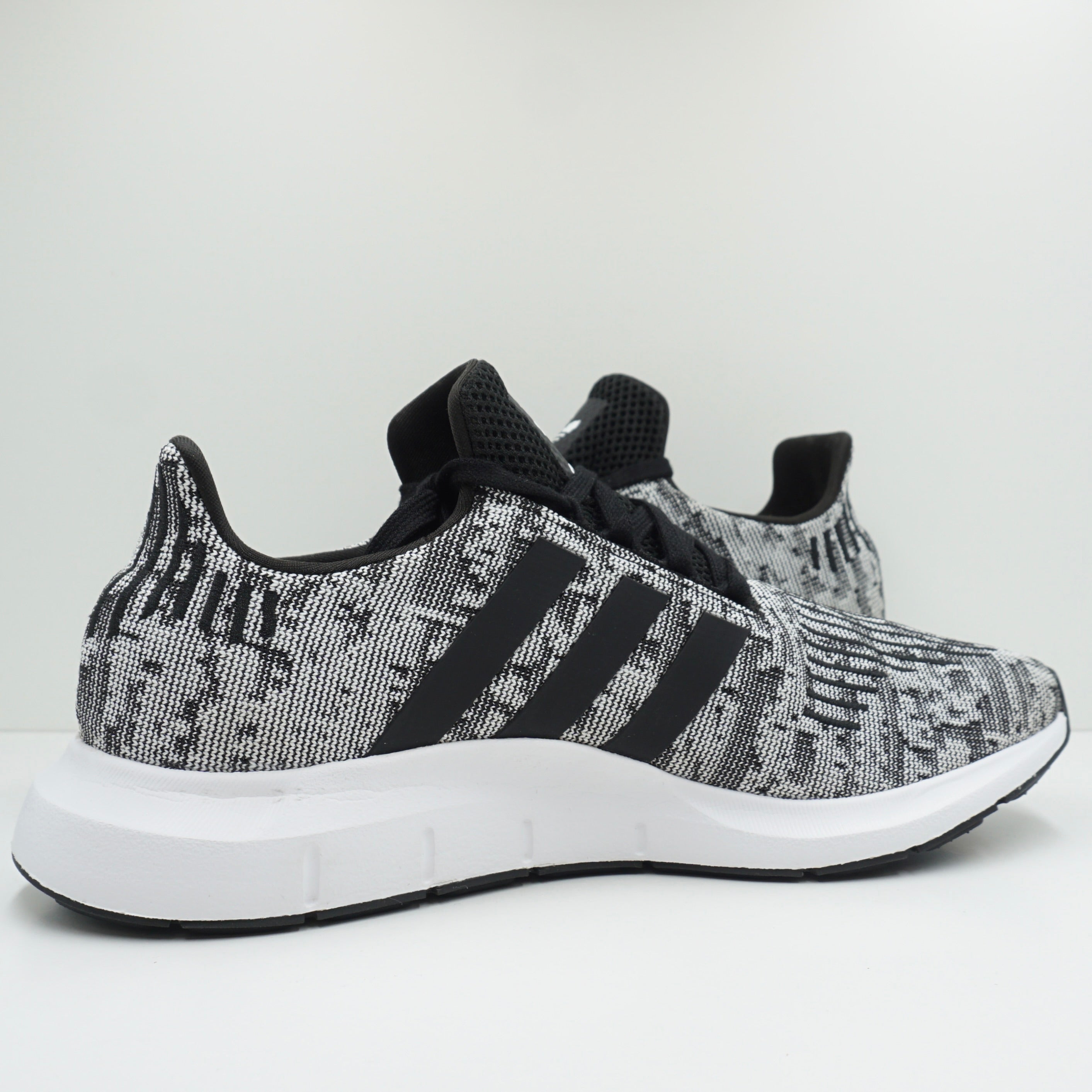 Adidas Swift Run 22 Black White