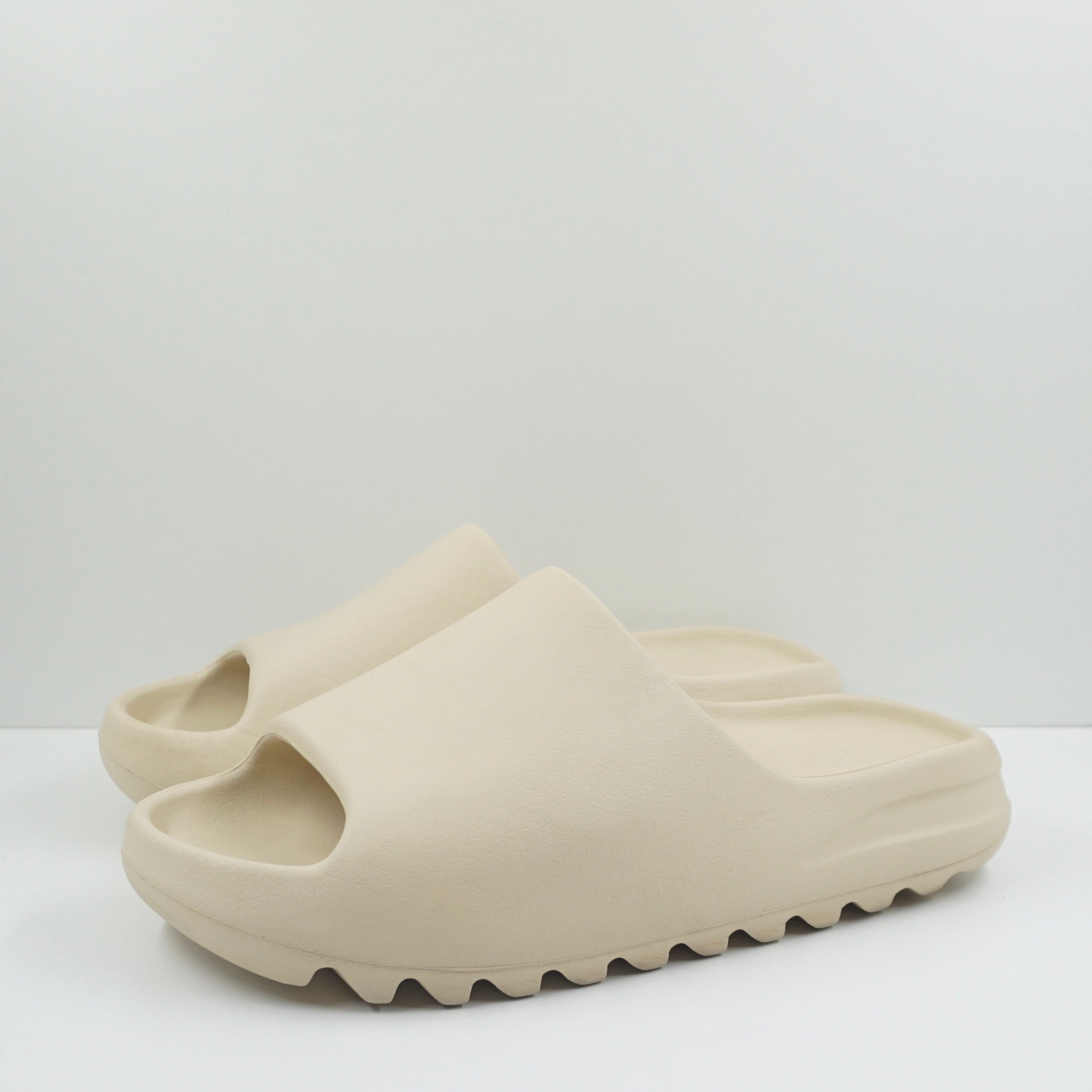 Adidas Yeezy Slide Bone (2022/2023 Restock)