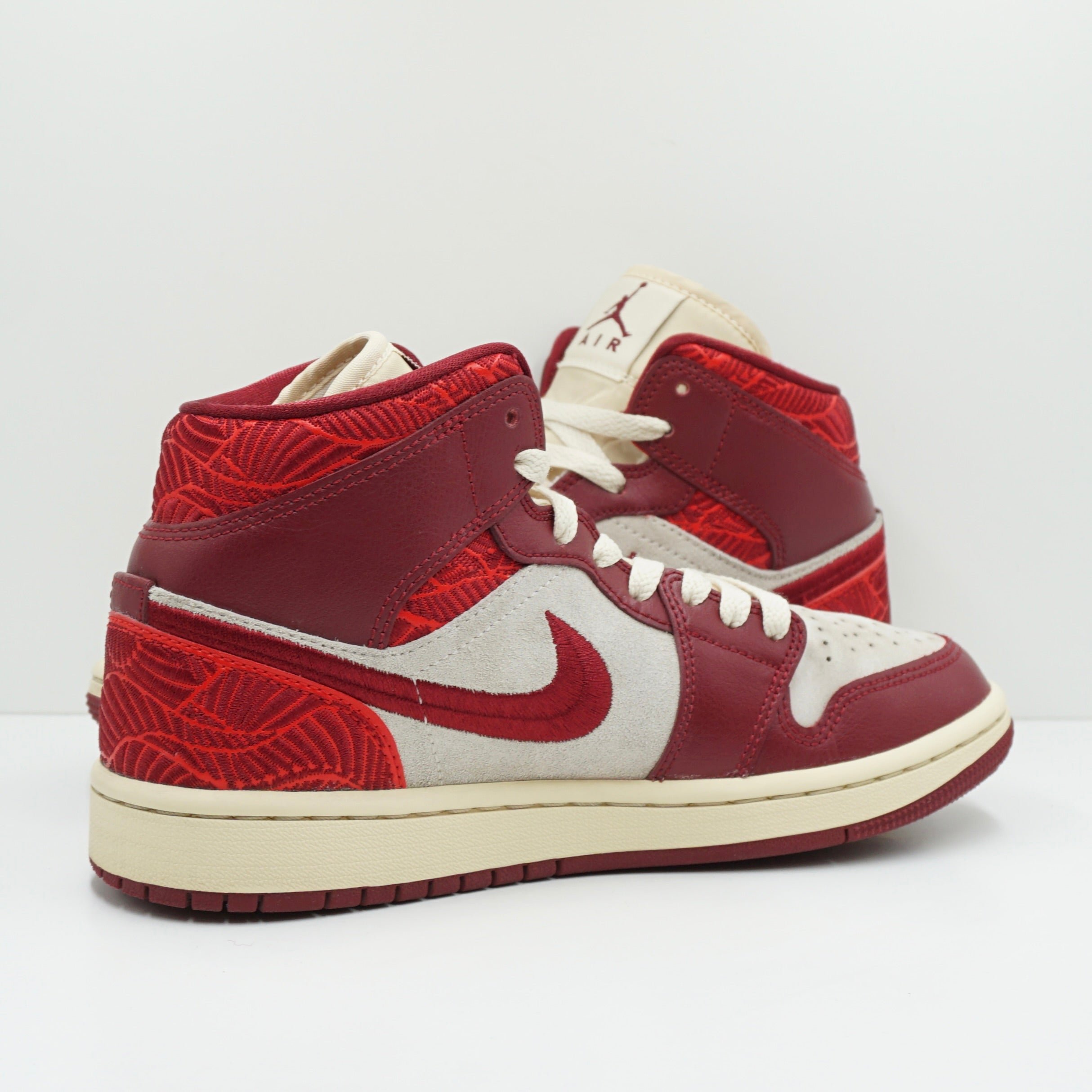 Jordan 1 Mid SE Tiki Leaf Team Red (W)