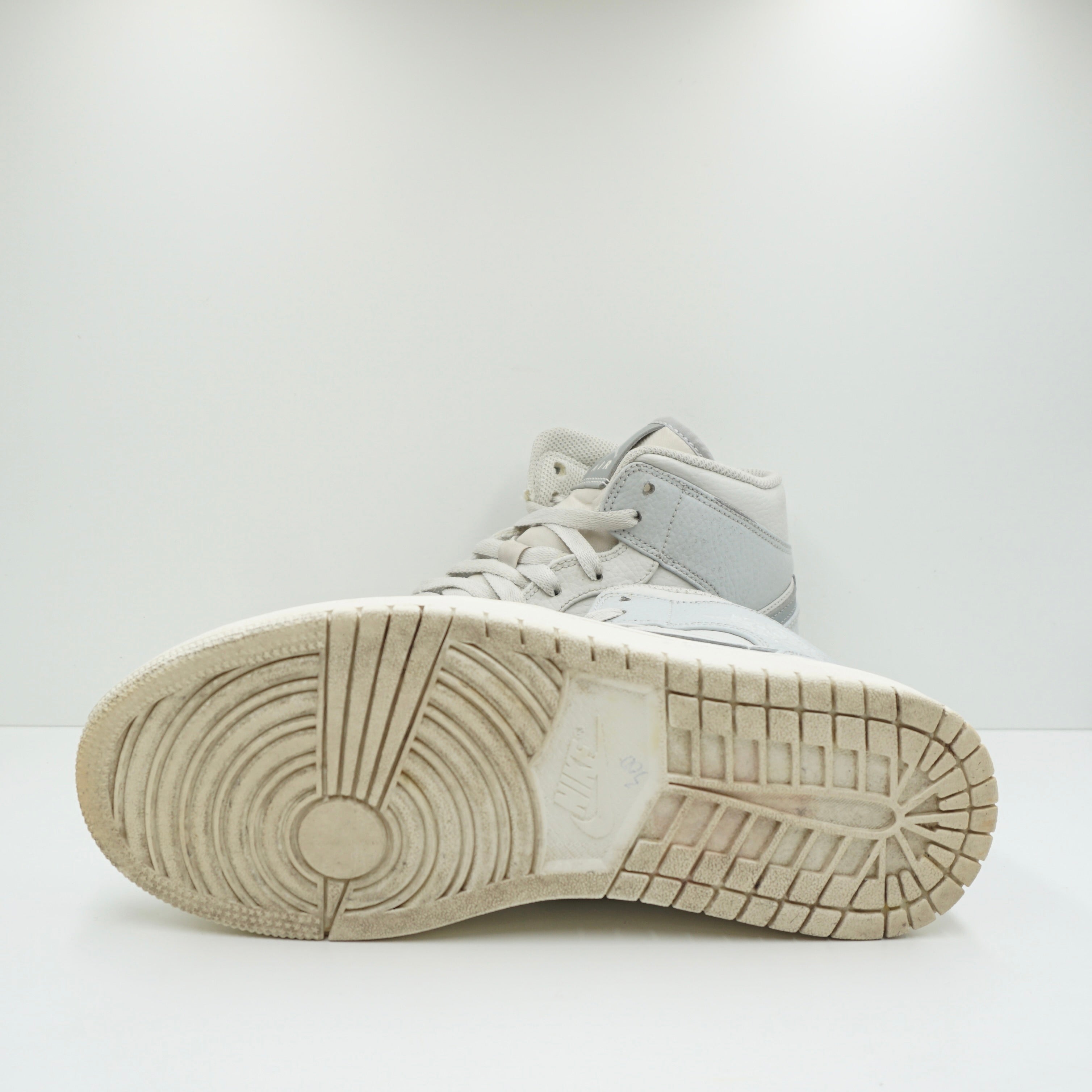 Jordan 1 Mid Light Bone
