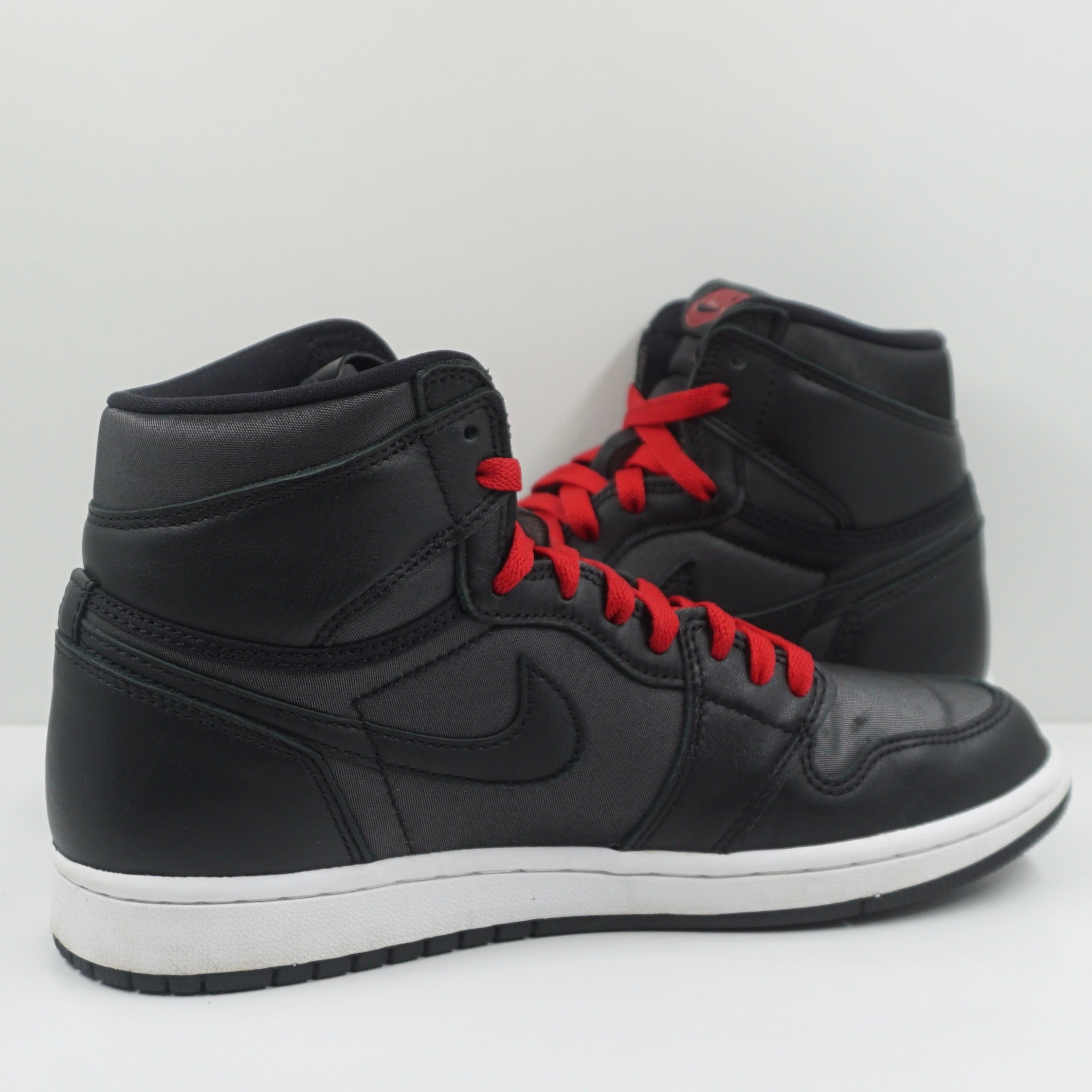 Jordan 1 Retro High Black Satin Gym Red
