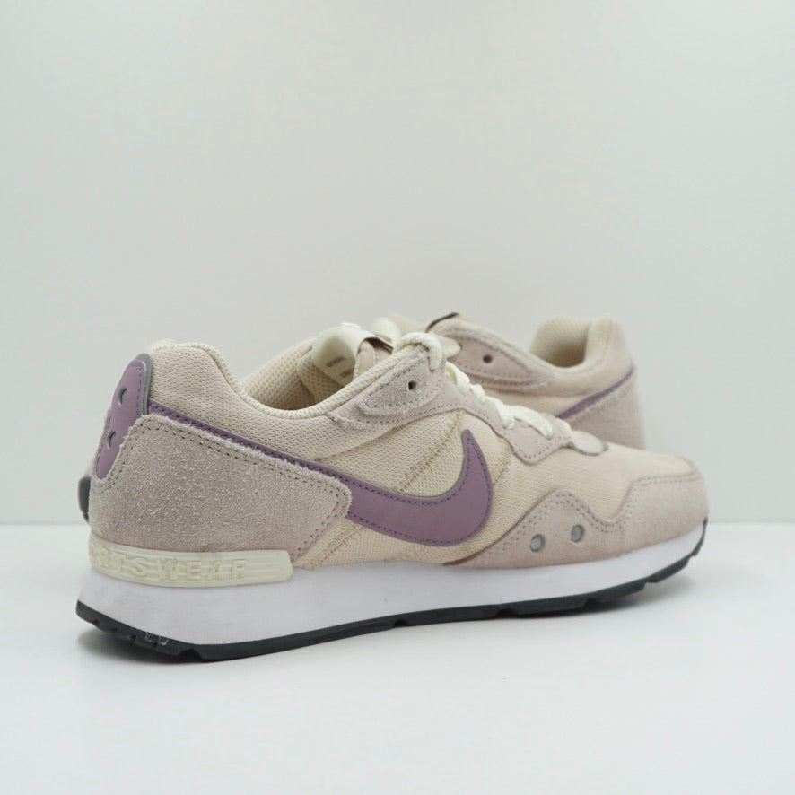 Nike Venture Runner Sanddrift Amethyst Wave (W)