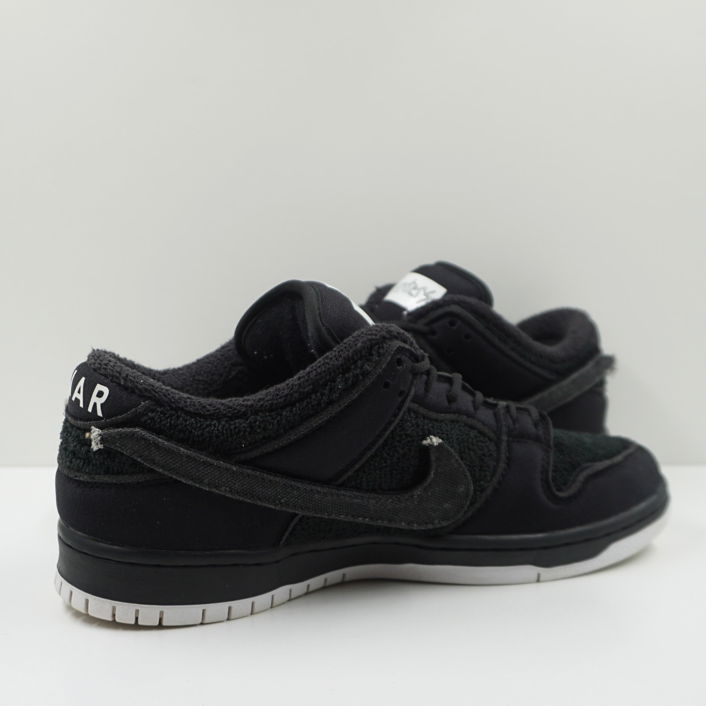 Nike SB Dunk Low Gnarhunters