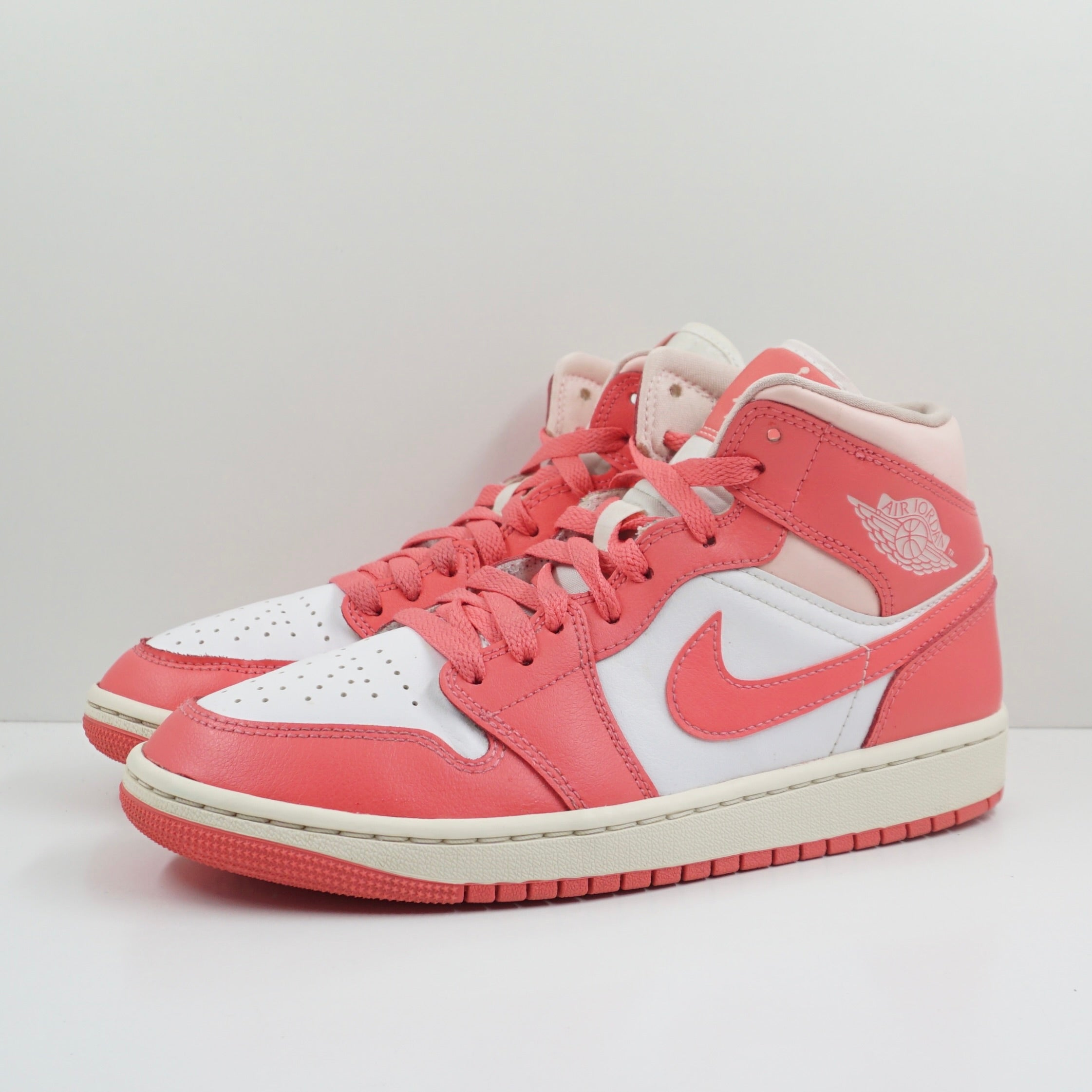 Jordan 1 Mid Strawberries and Cream (W)