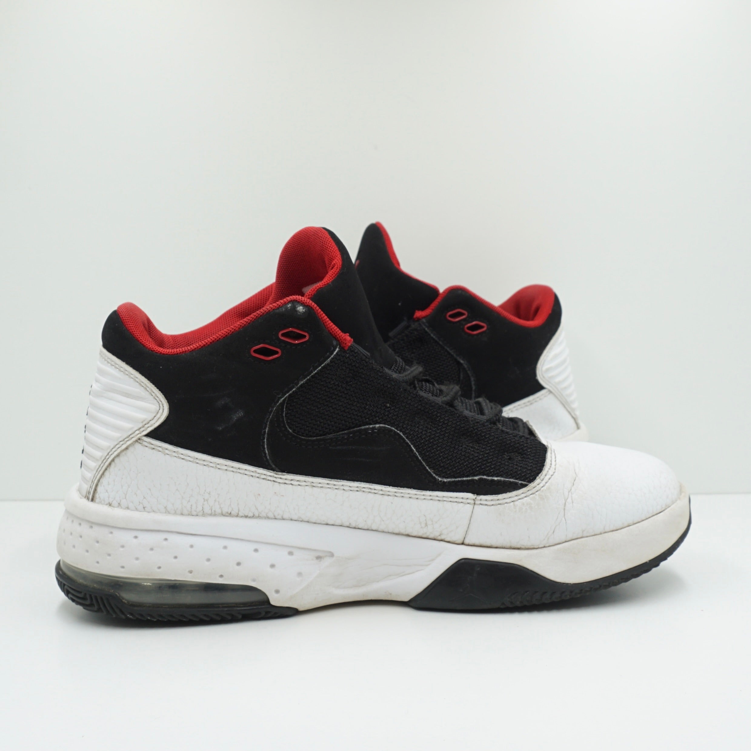Jordan Max Aura 2 White Gym Red Black (GS)