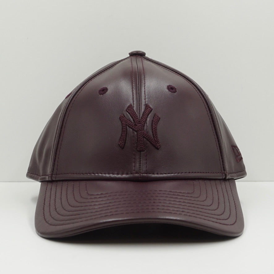 New Era Medium New York Yankees Bordeaux Leather Adjustable Cap W