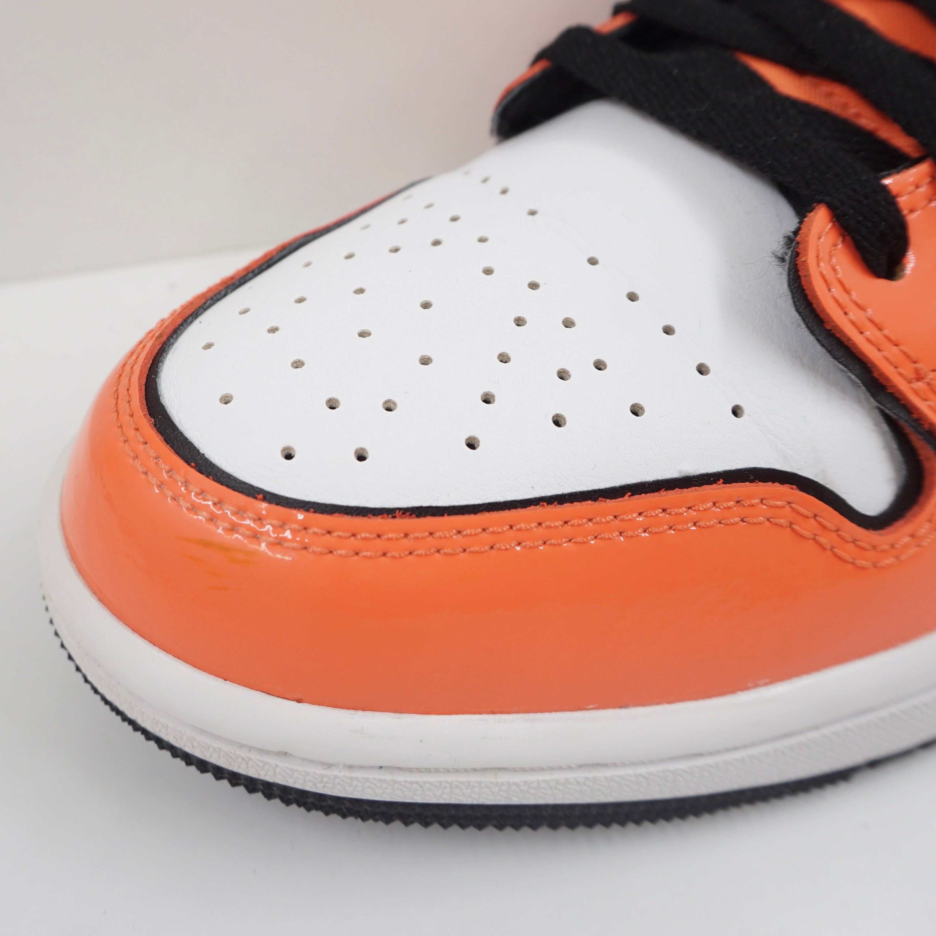 Jordan 1 Mid SE Turf Orange