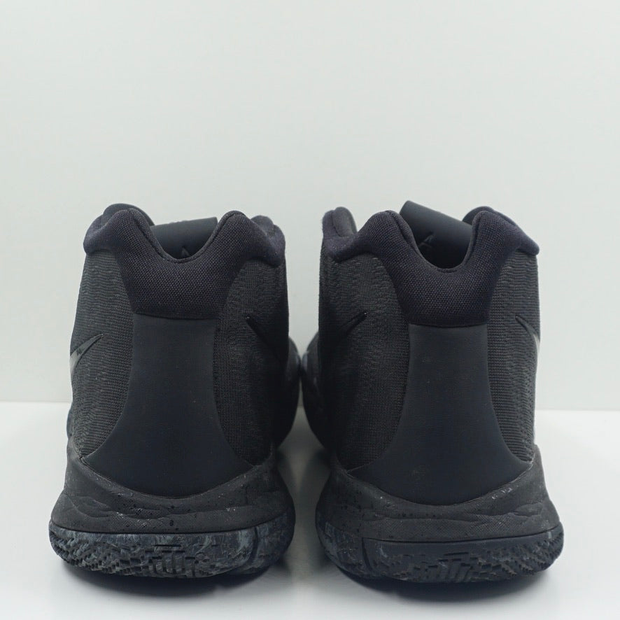 Nike Kyrie 4 Blackout