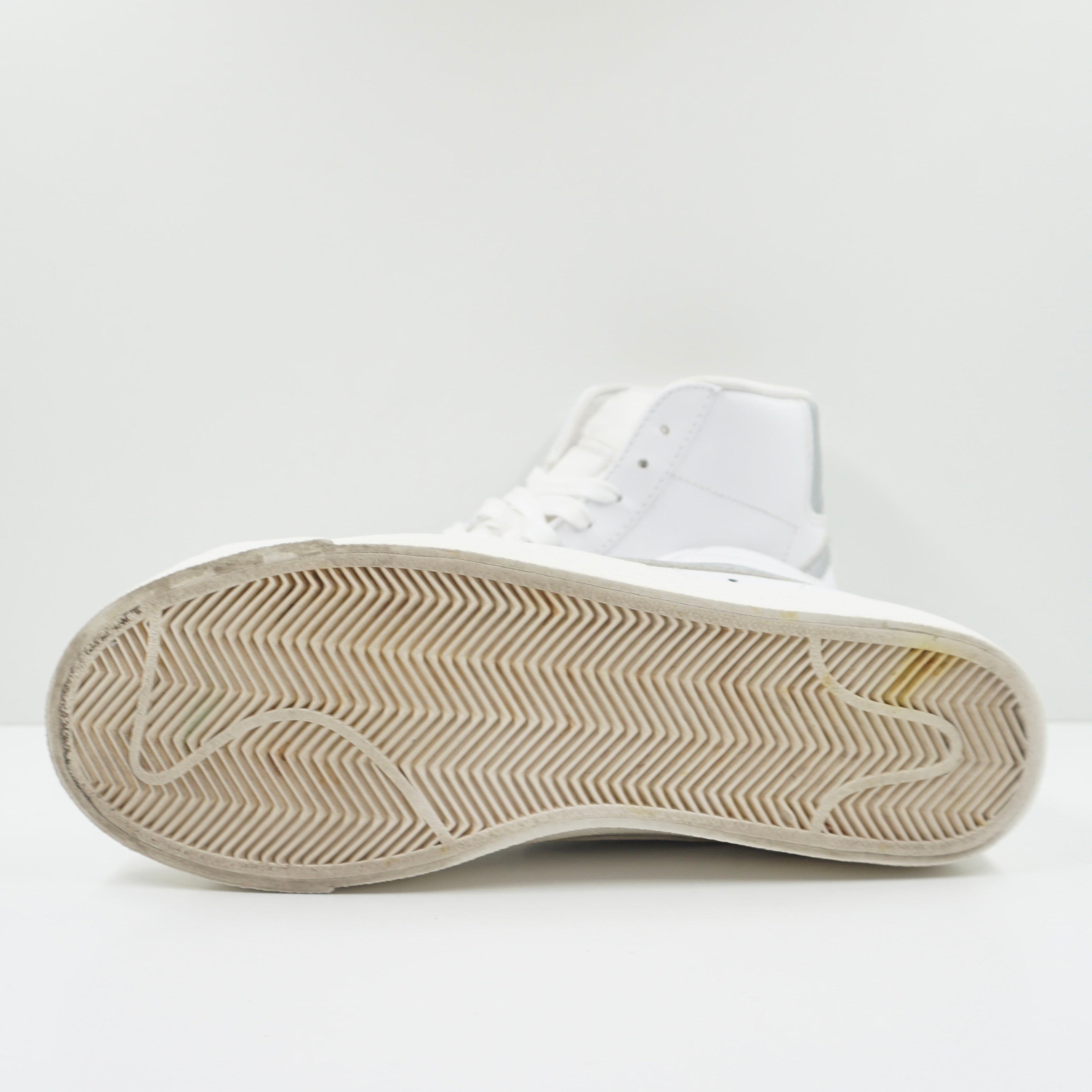 Nike Blazer Mid 77 Essential White Metallic Silver (W)