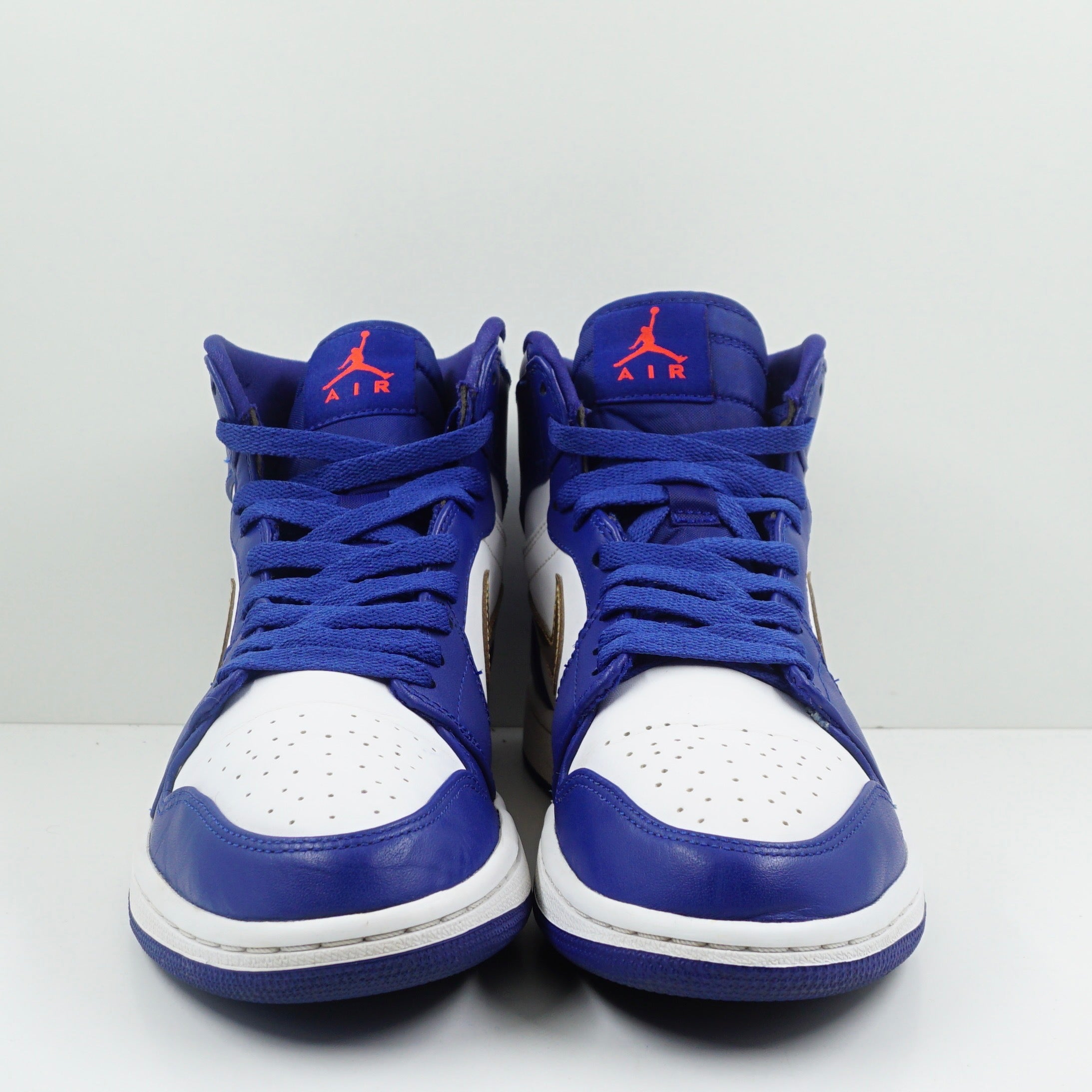 Jordan 1 Retro High Gold Medal