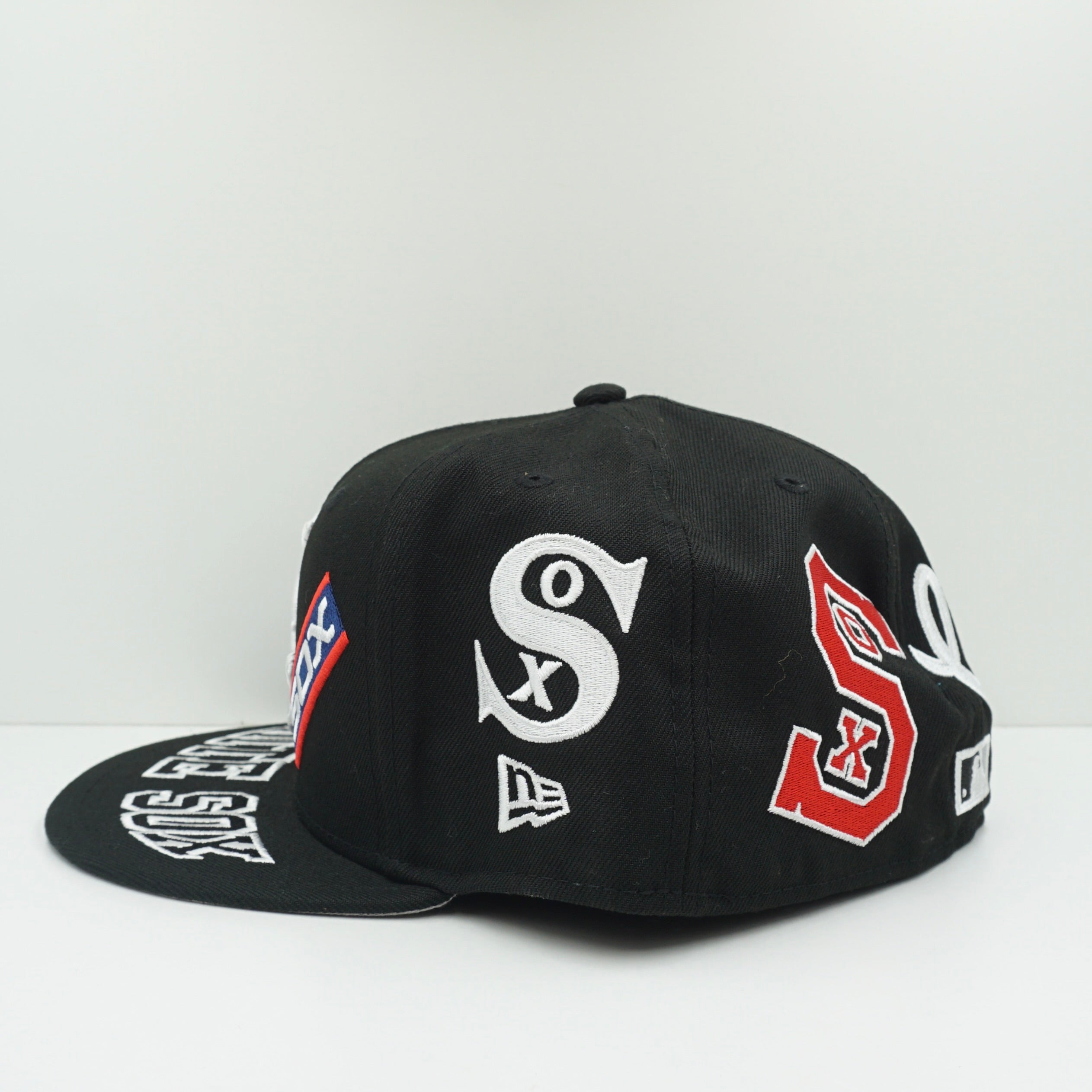 New Era Cooperstown Chicago White Soxs All Over Logo Black White Fitted Cap