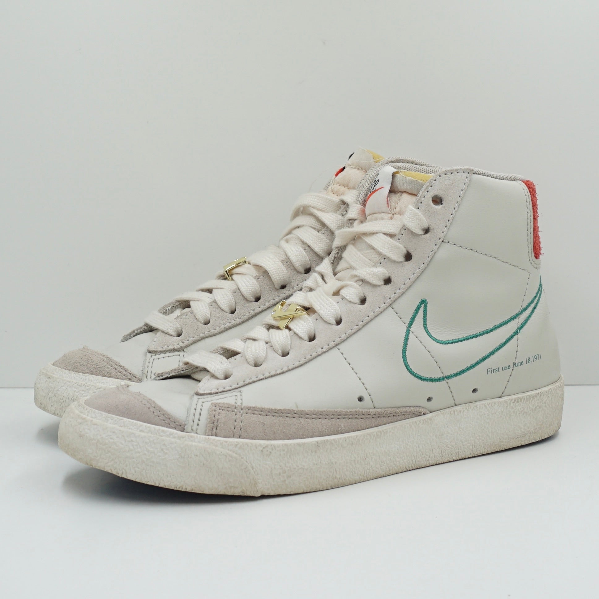 Nike Blazer Mid 77 SE First Use Light Bone (W)