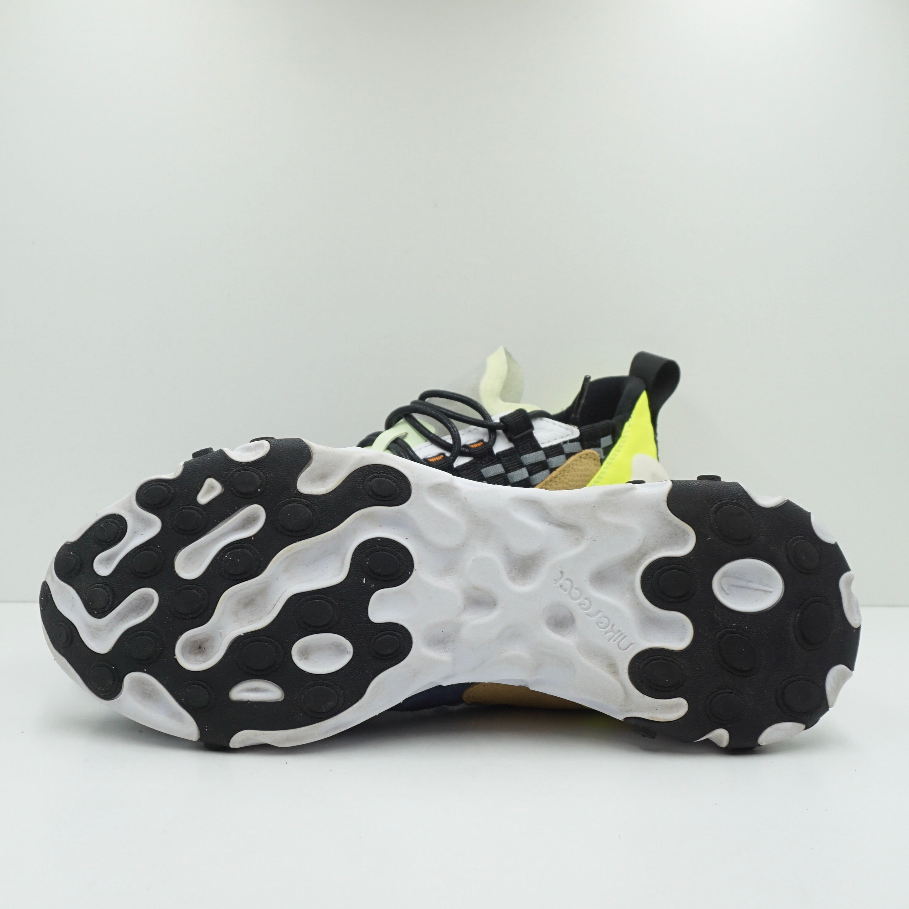 Nike React Sertu Black Volt