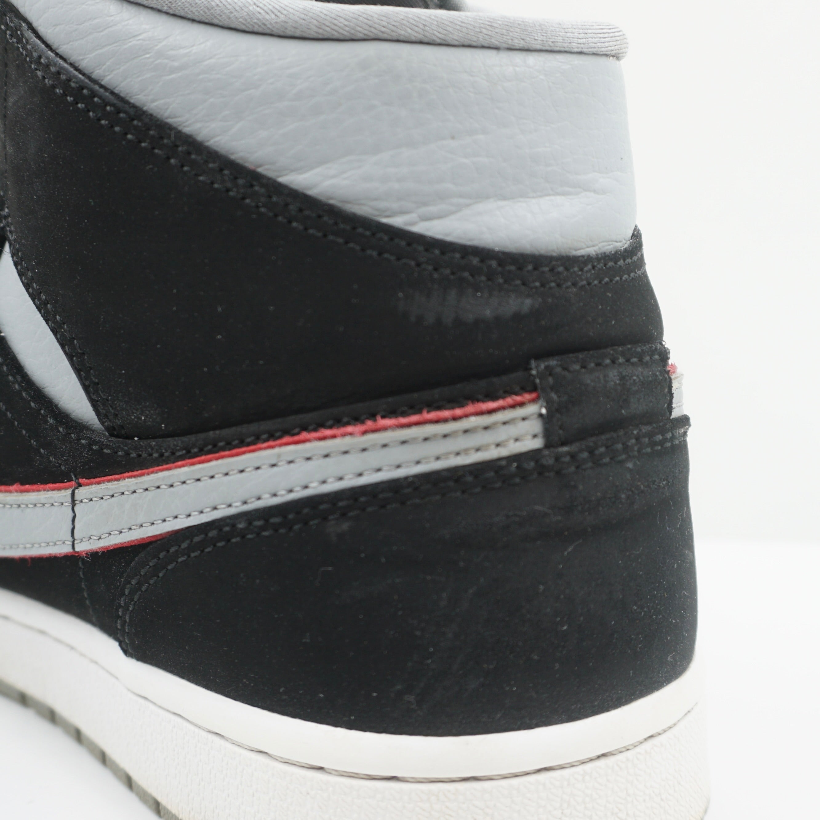 Jordan 1 Mid Black Particle Grey Gym Red