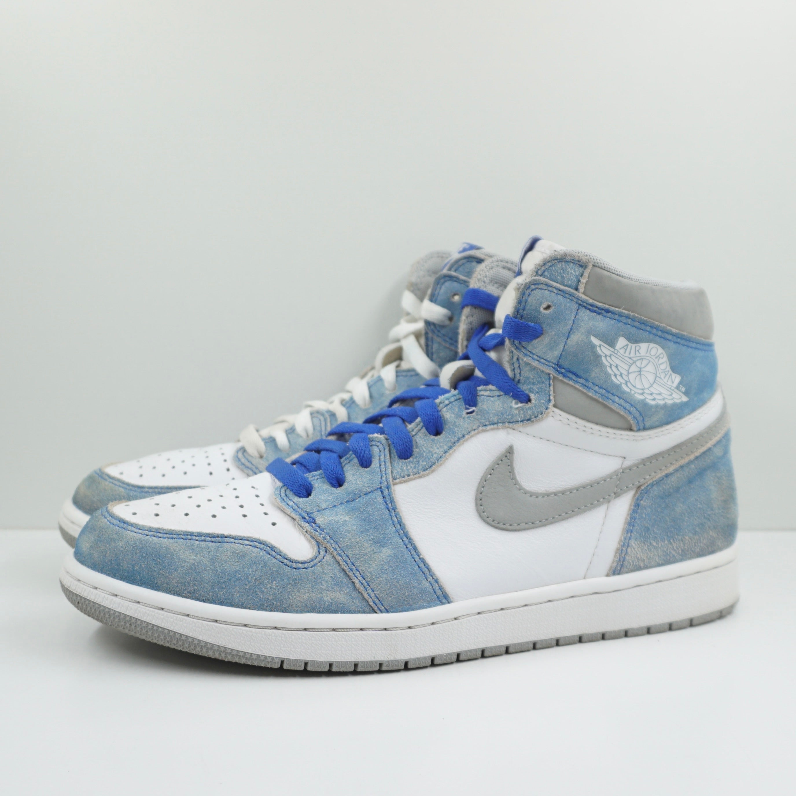 Jordan 1 Retro High Hyper Royal Smoke Grey