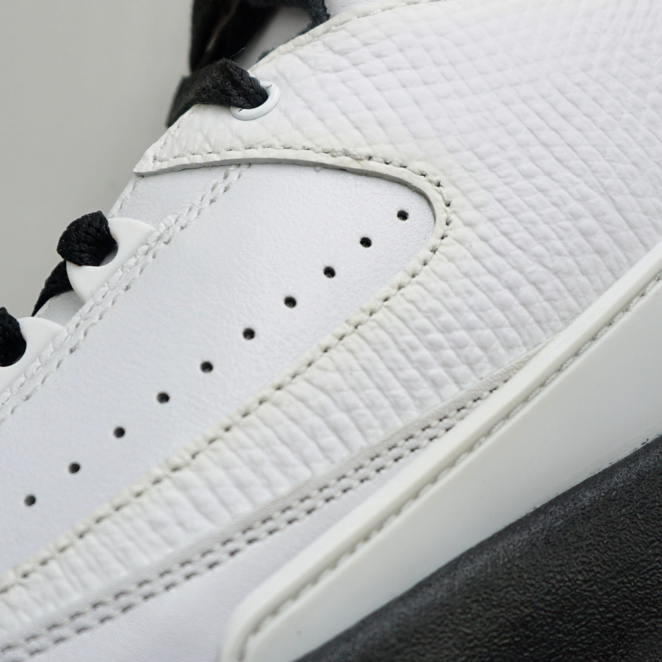 Jordan 2 Retro OG Chicago (2022)