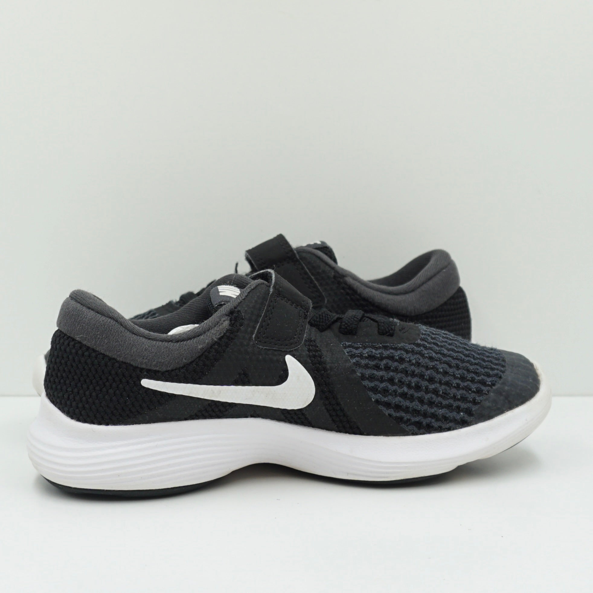 Nike Revolution 4 (PS)